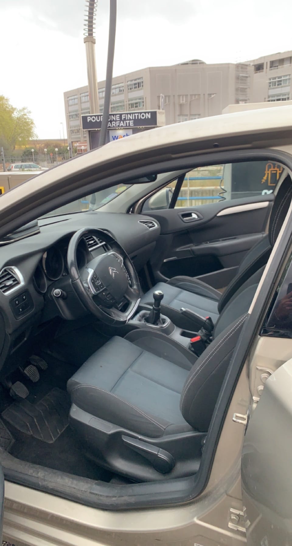 Citroen C4 with Baby seat