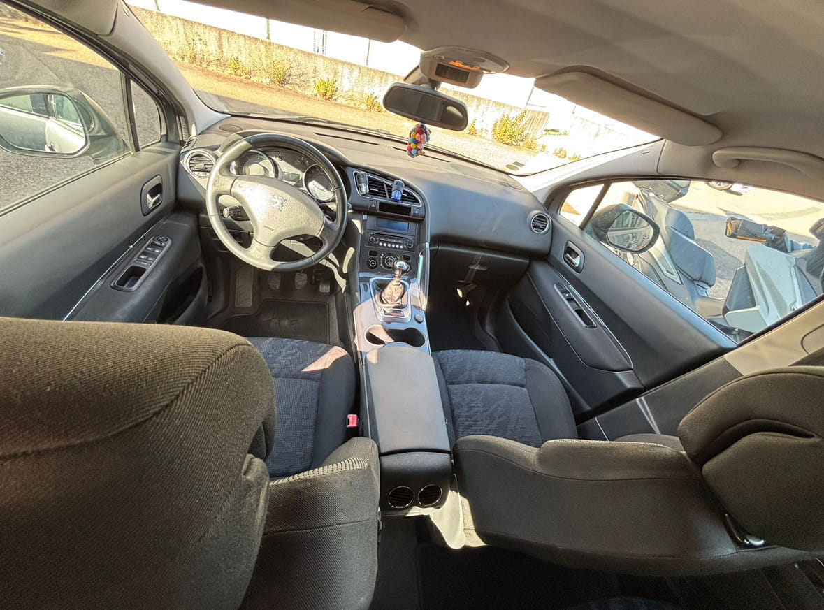 Peugeot 3008 avec Siège bébé