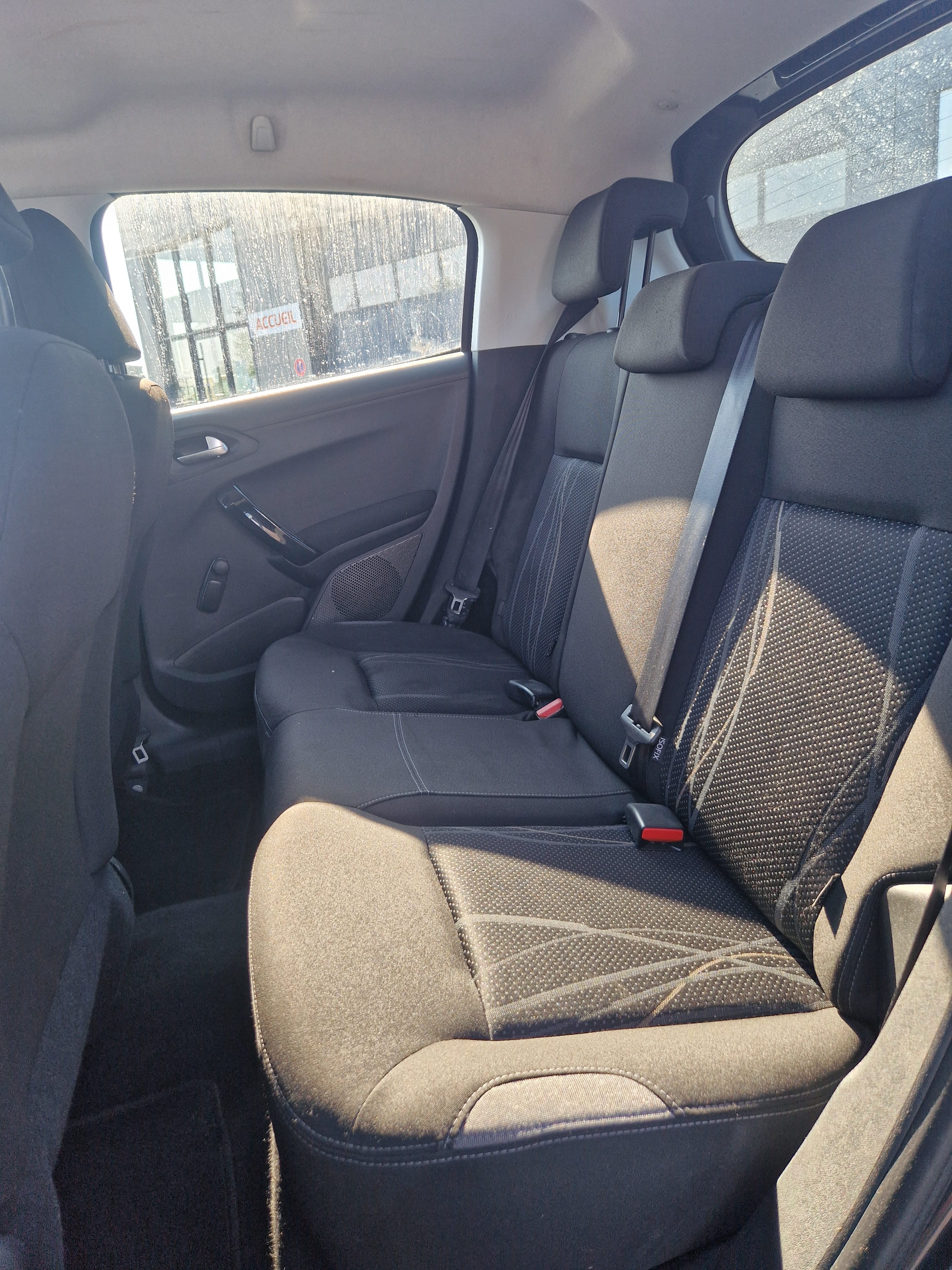 Peugeot 208 avec Port USB