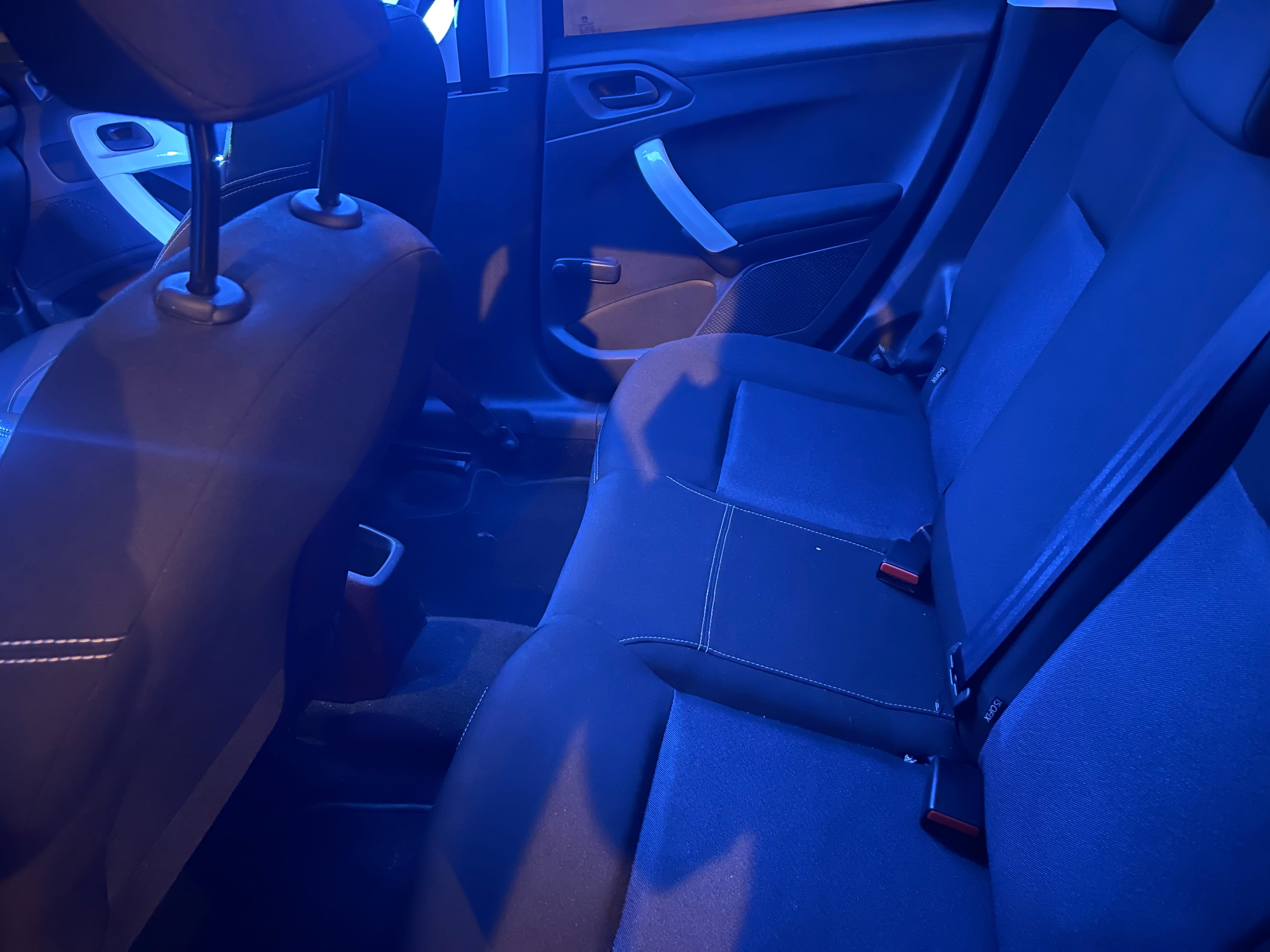 Peugeot 208 met Sneeuwbanden