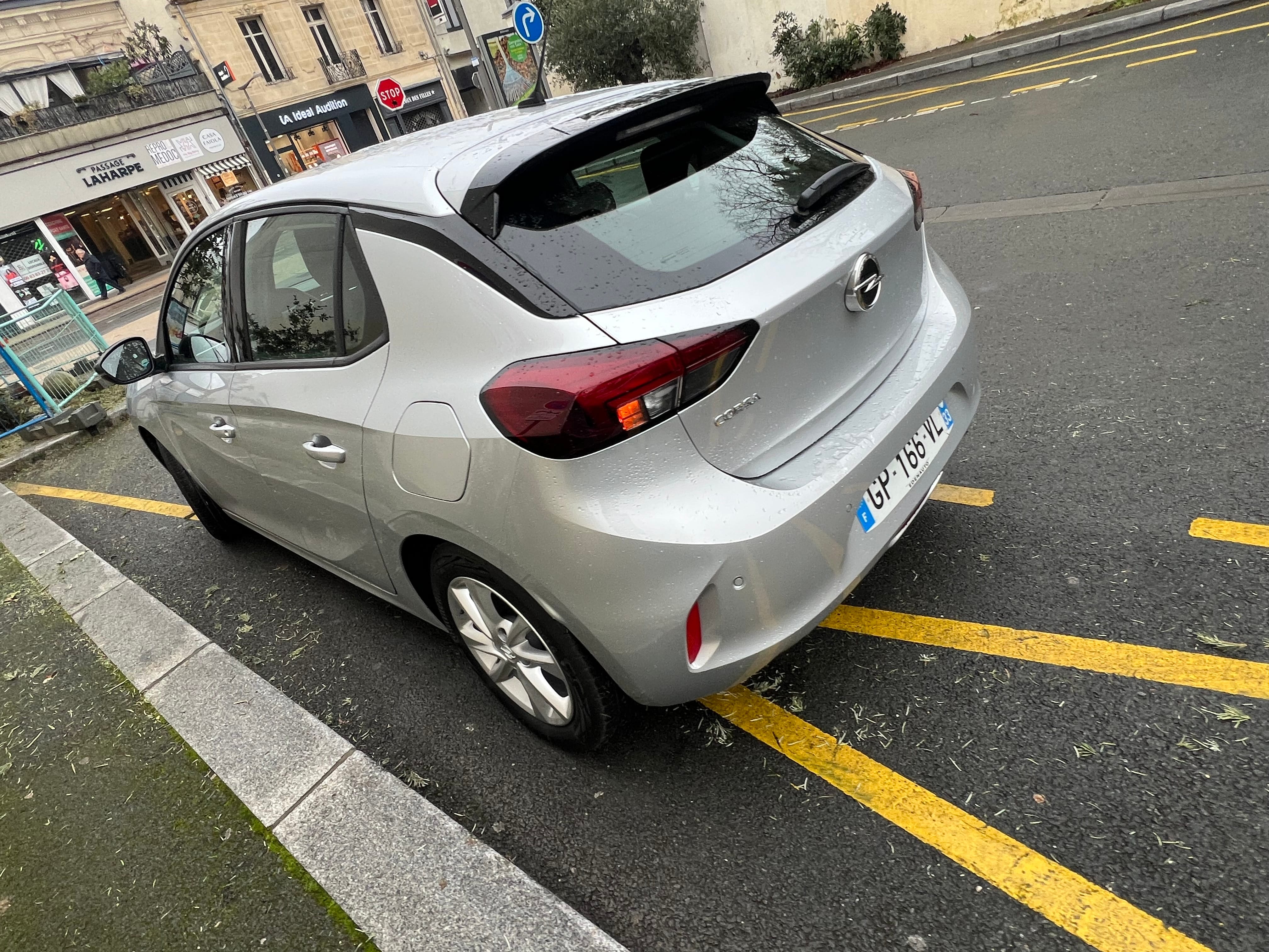 Opel Corsa avec Climatisation