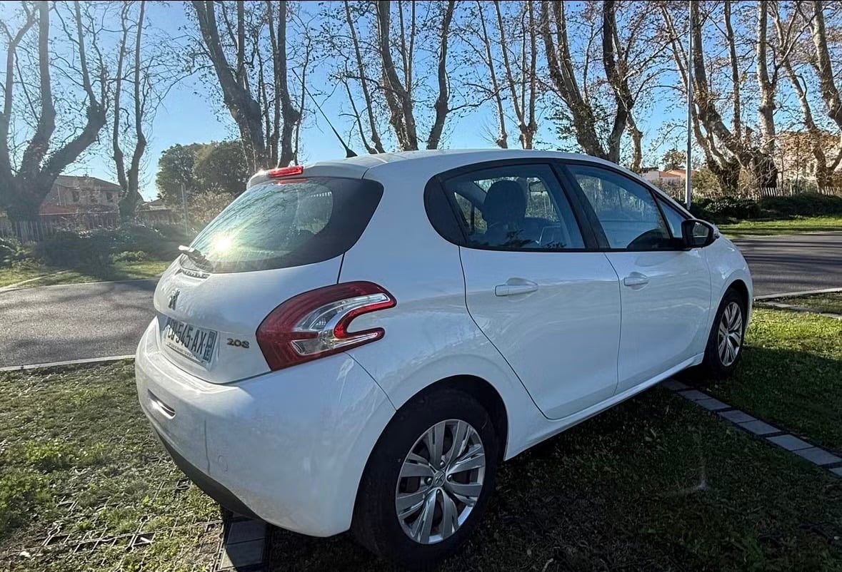 Peugeot 208 avec Climatisation
