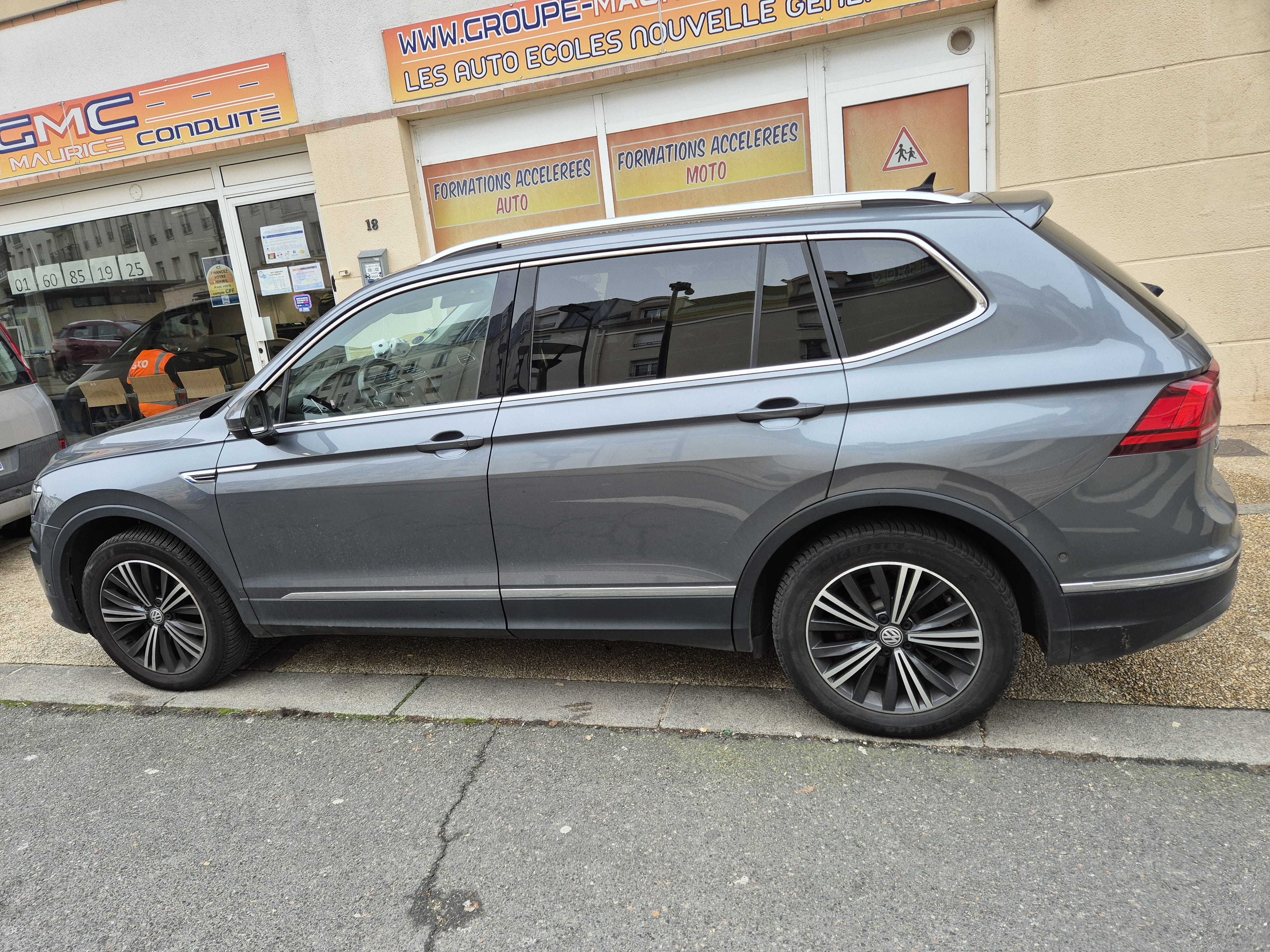 Volkswagen Tiguan 2.0T SEL 4Motion, 2020, Essence 95, automatique, 7 places
