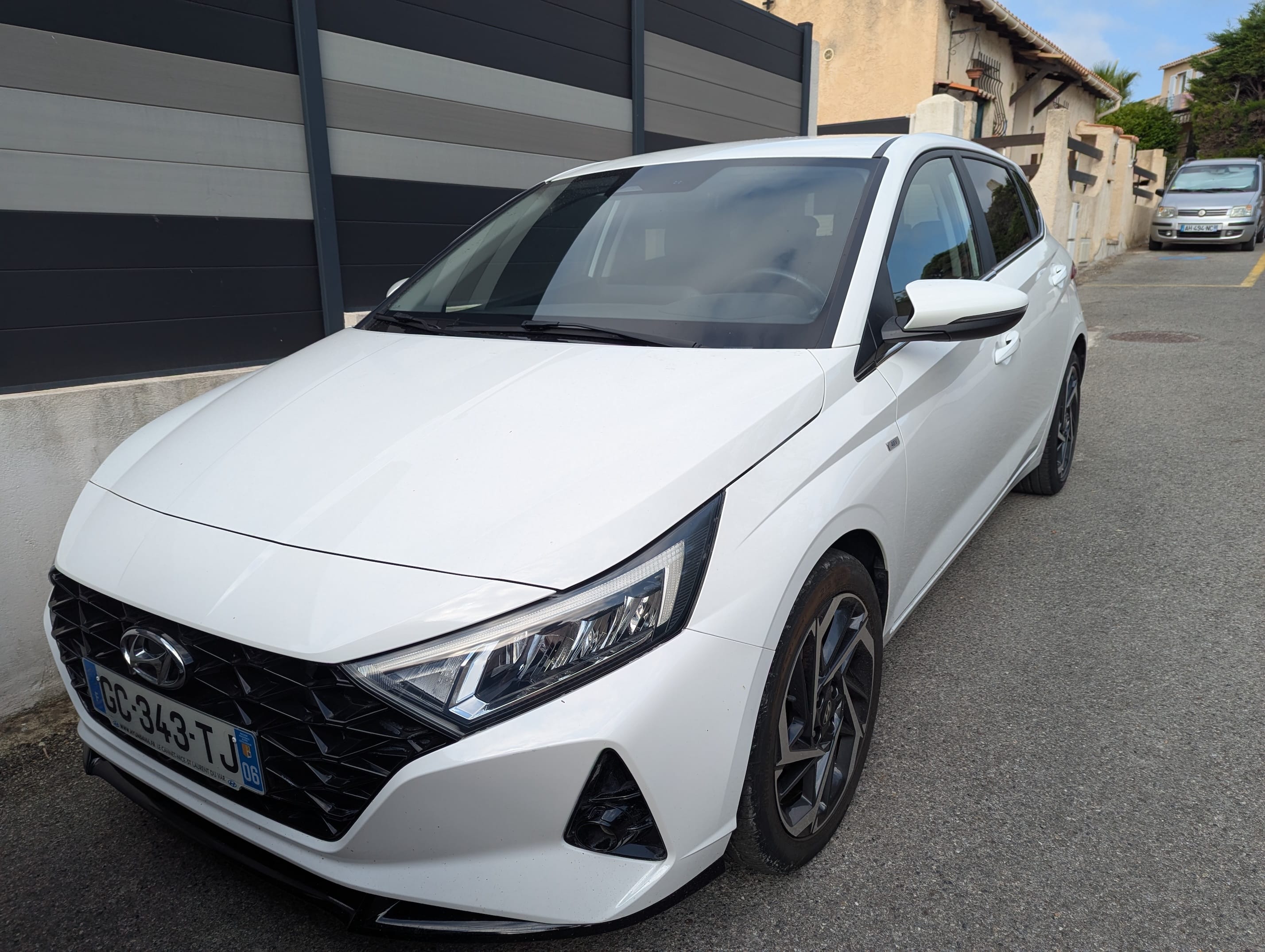 Hyundai i20 1.6 HDI, 2021, Essence 95, automatique