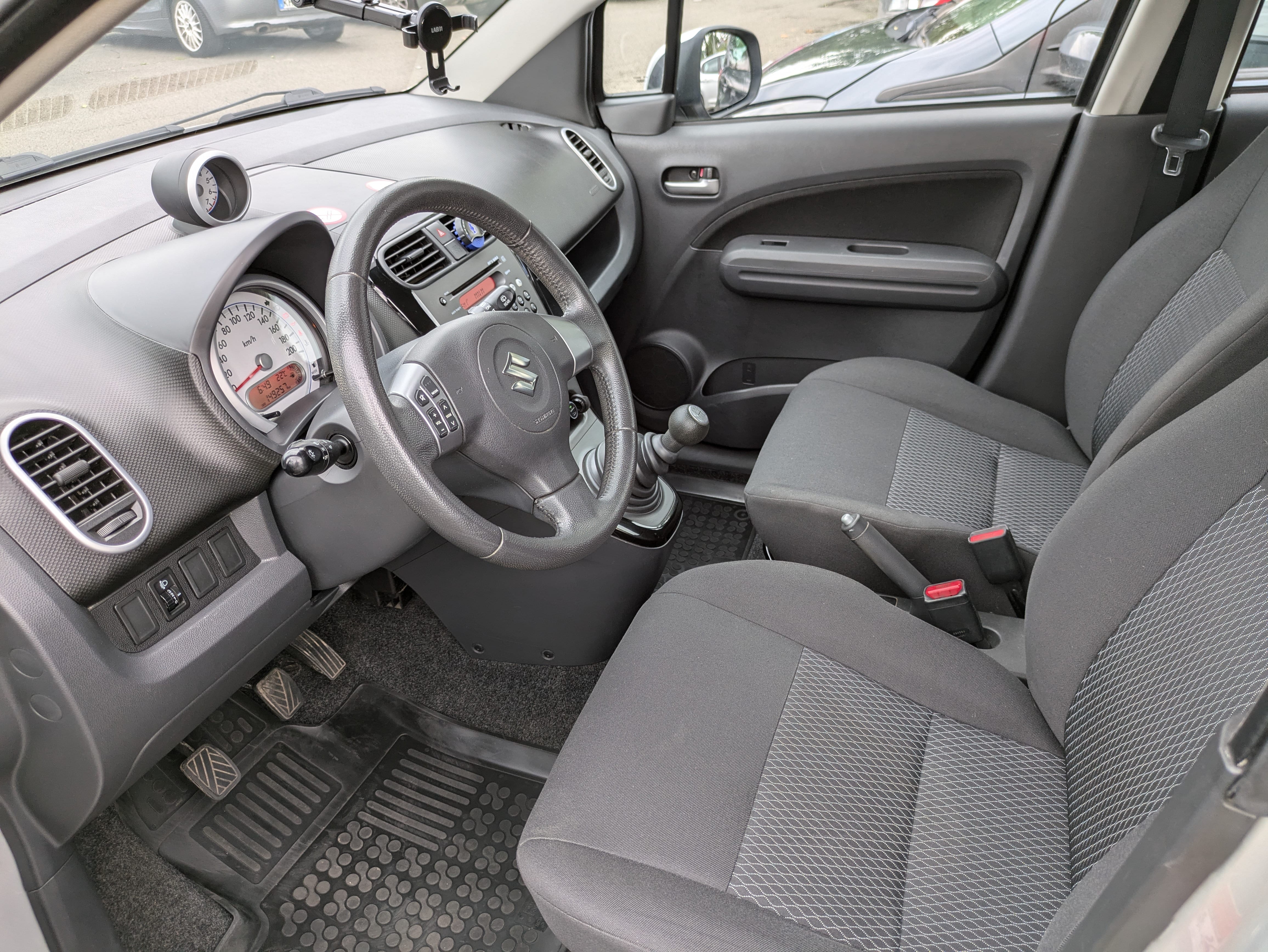 Suzuki Splash met Apple CarPlay