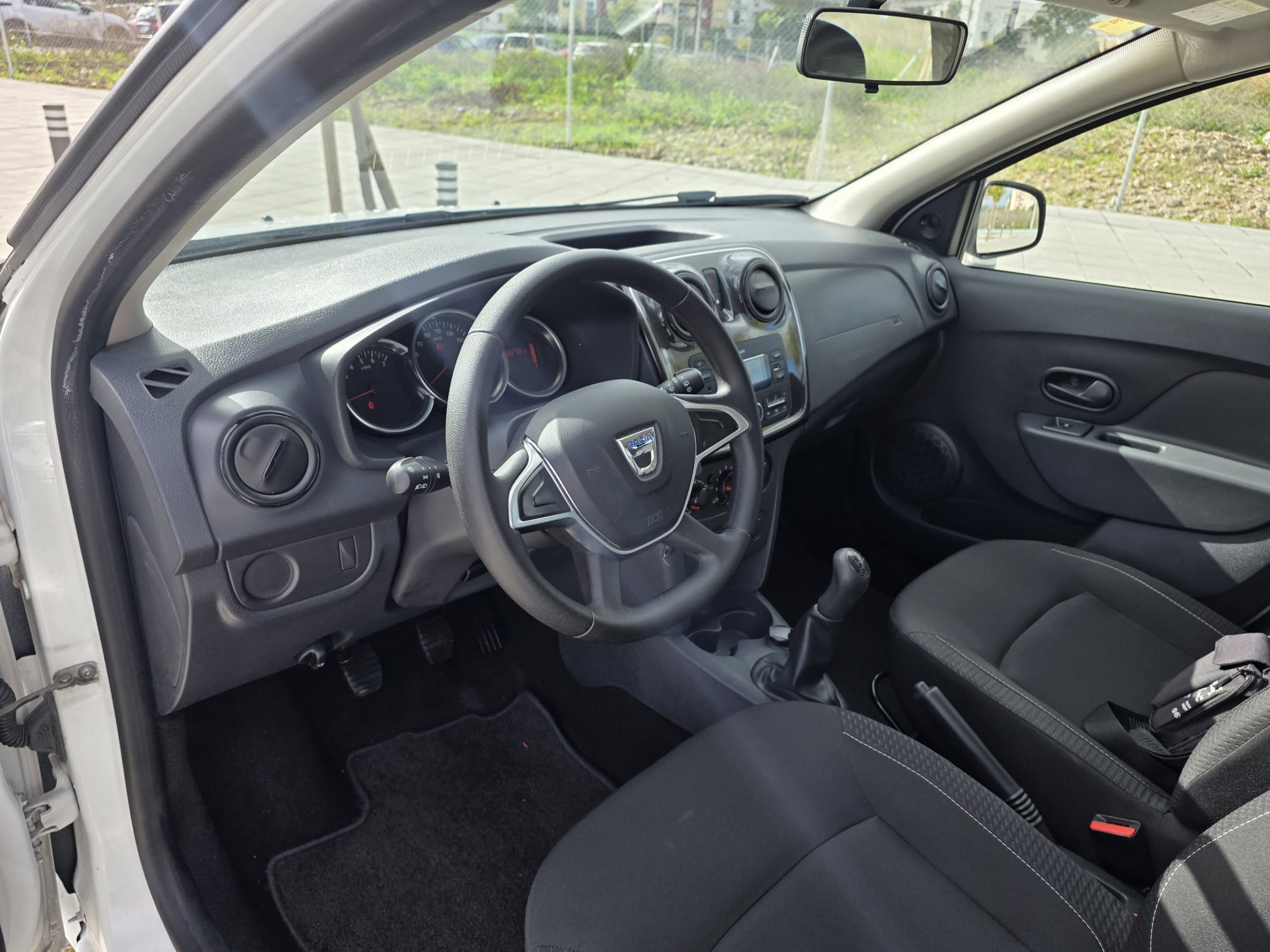 Dacia Sandero avec Entrée audio / iPod
