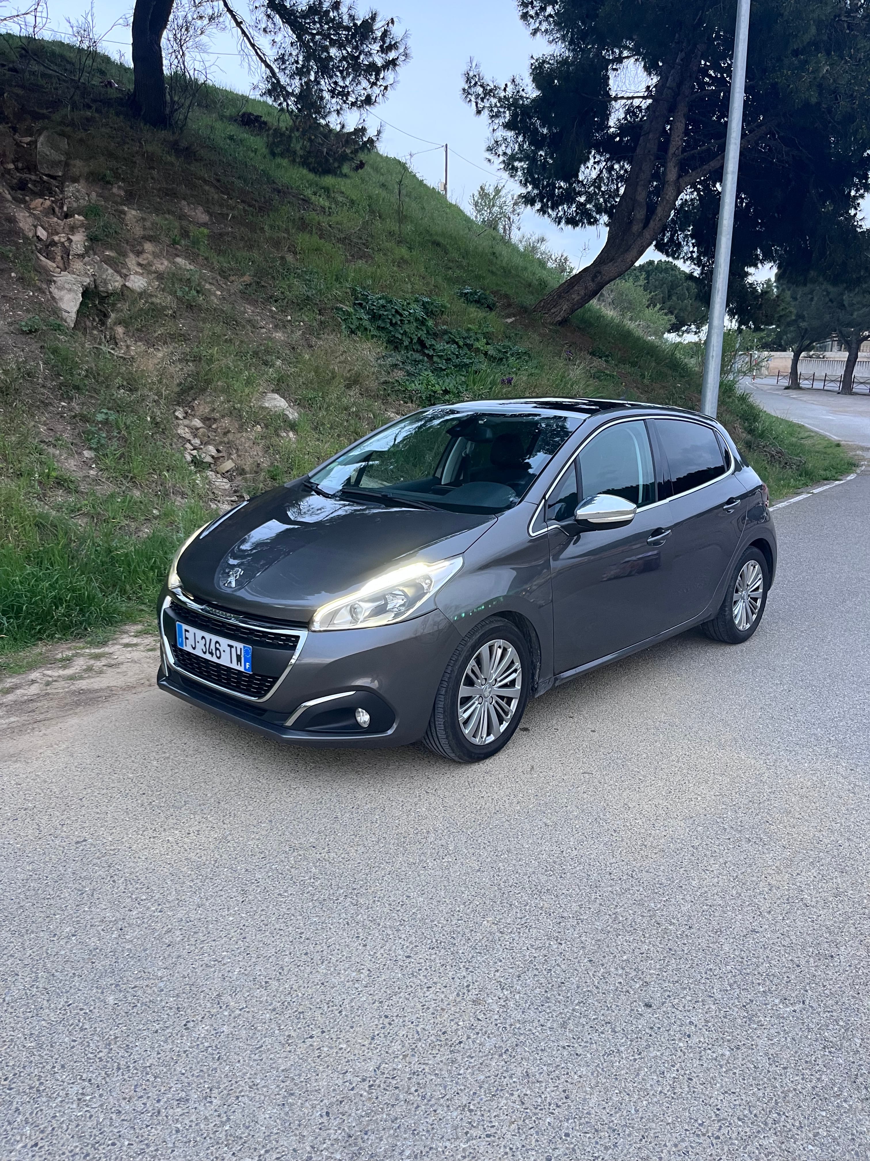Peugeot 208 with Air conditioning
