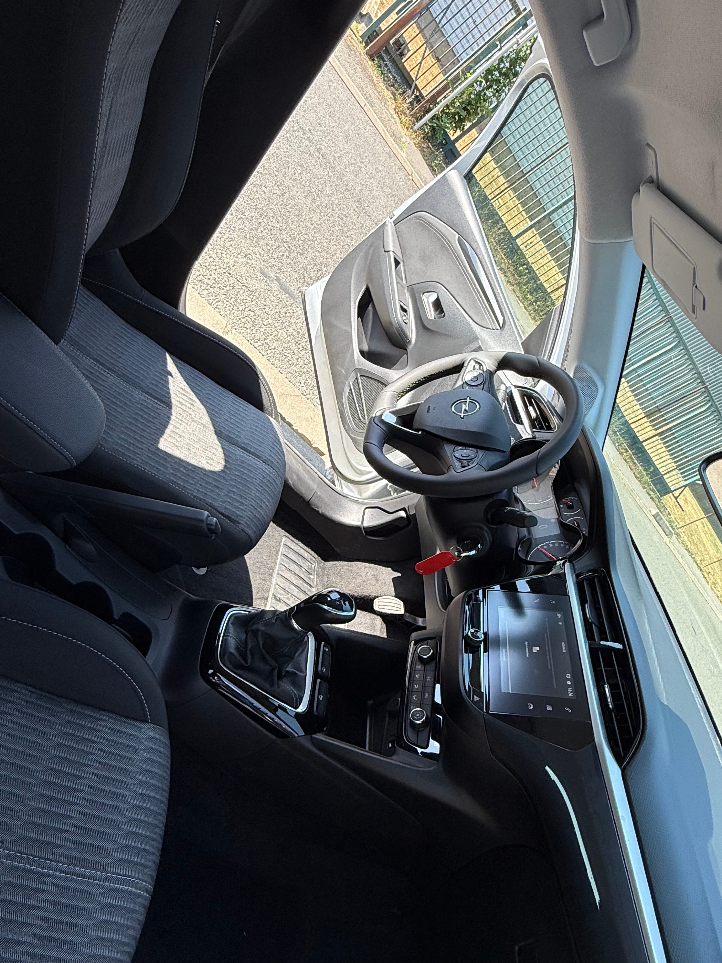 Opel Corsa F avec Régulateur de vitesse