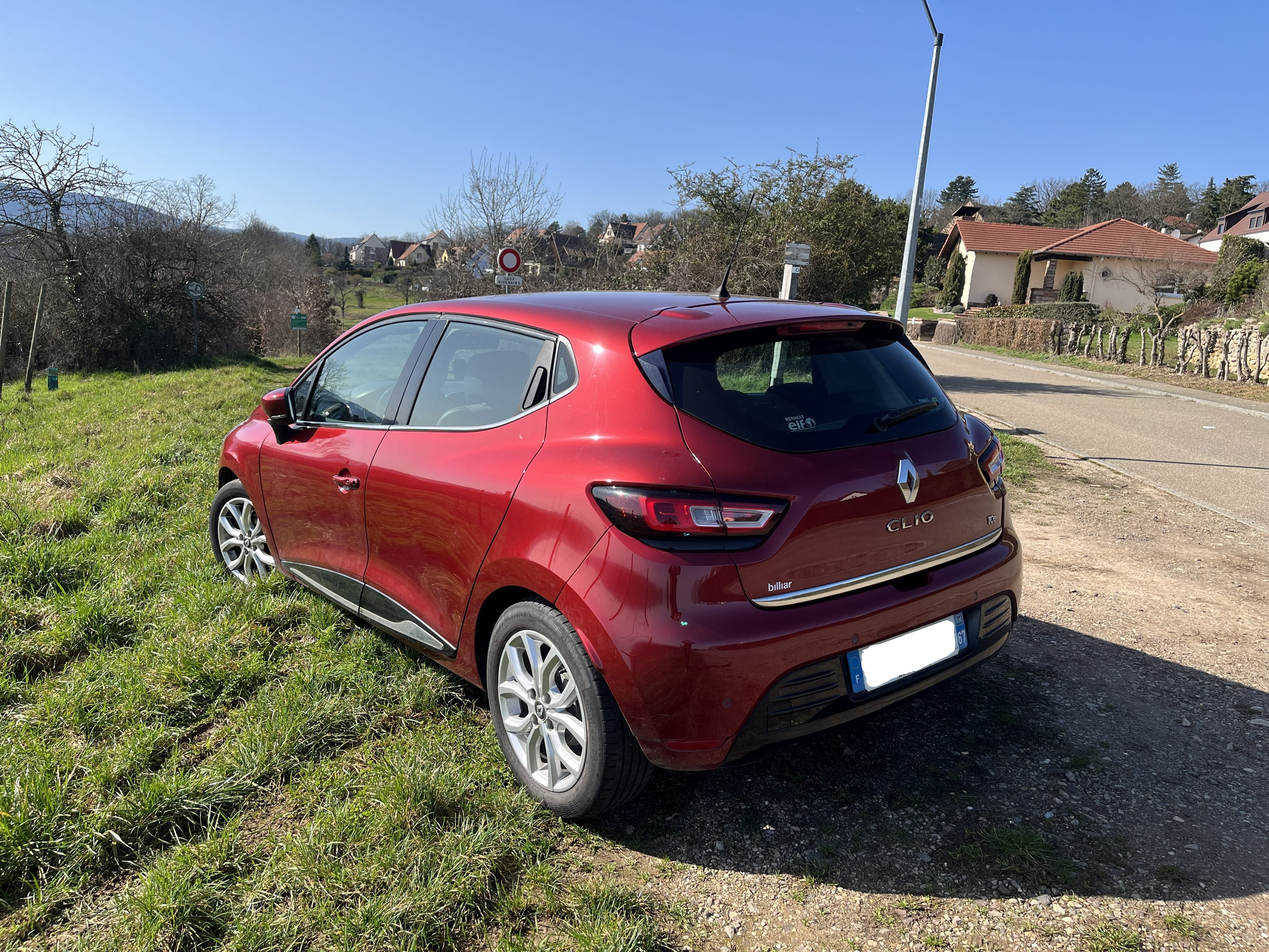Renault Clio 4 essence avec GPS
