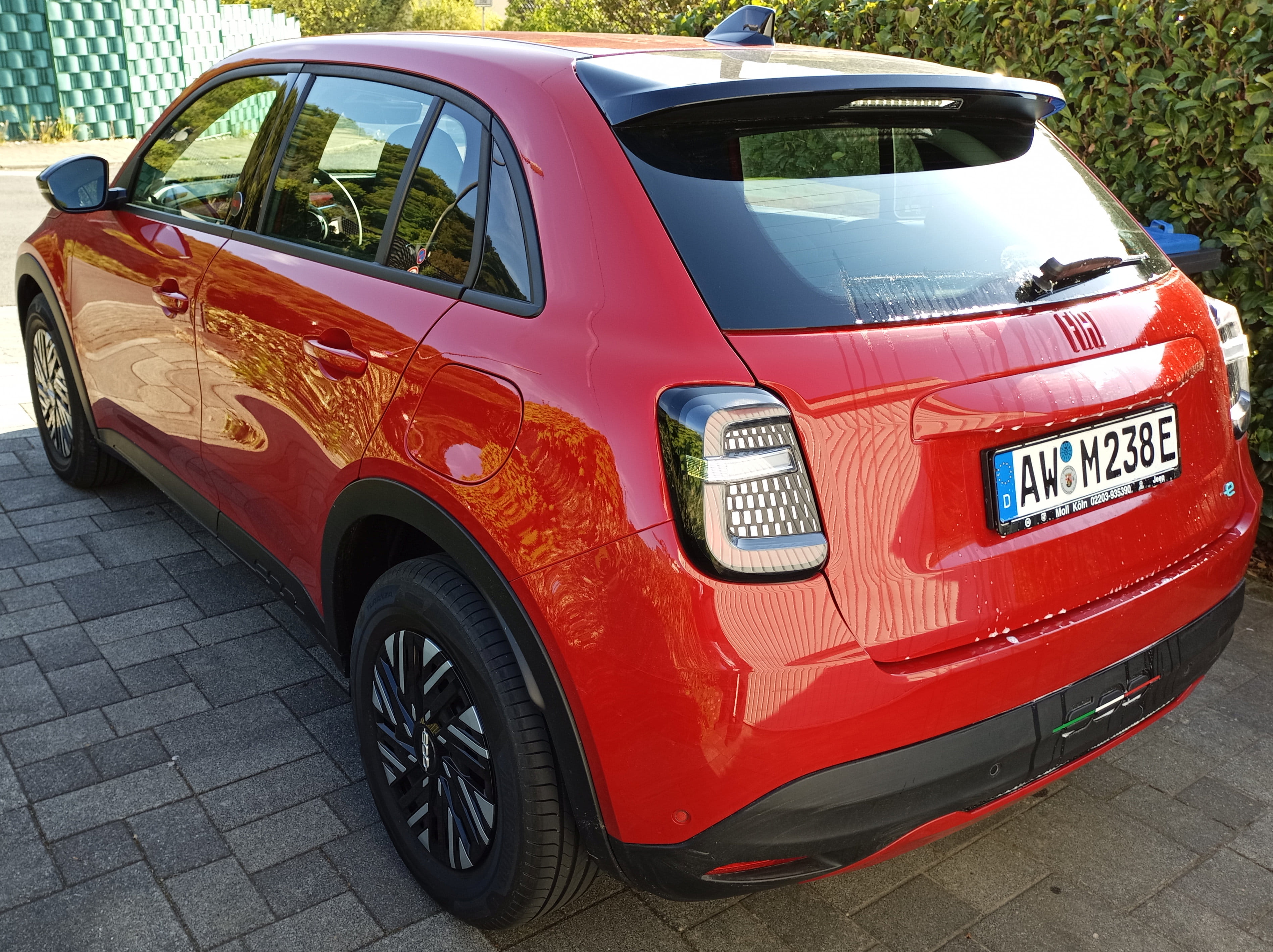 Fiat 600 Elektro mit Kindersitz