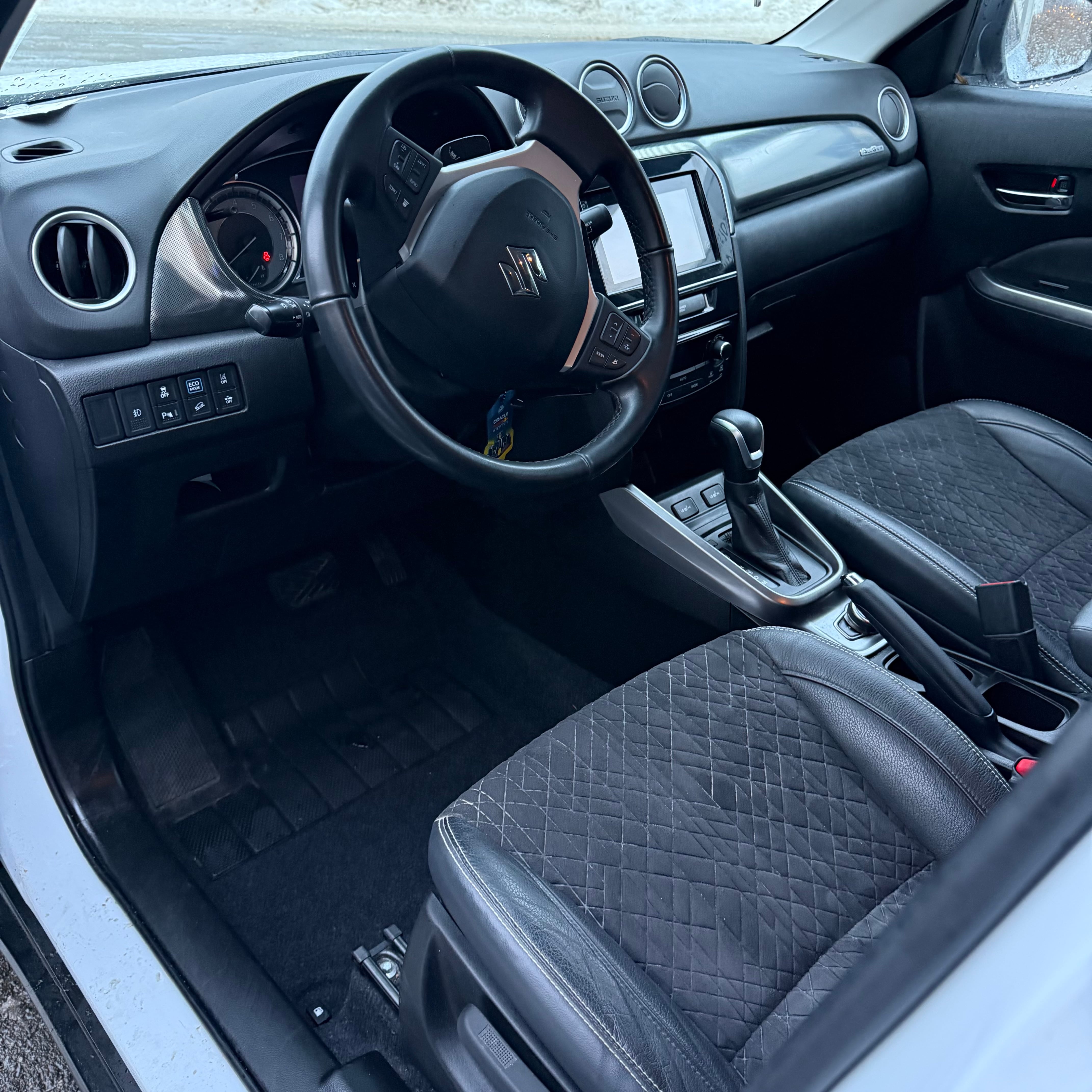 Suzuki Vitara Allgrip 4x4 med Cruisekontroll