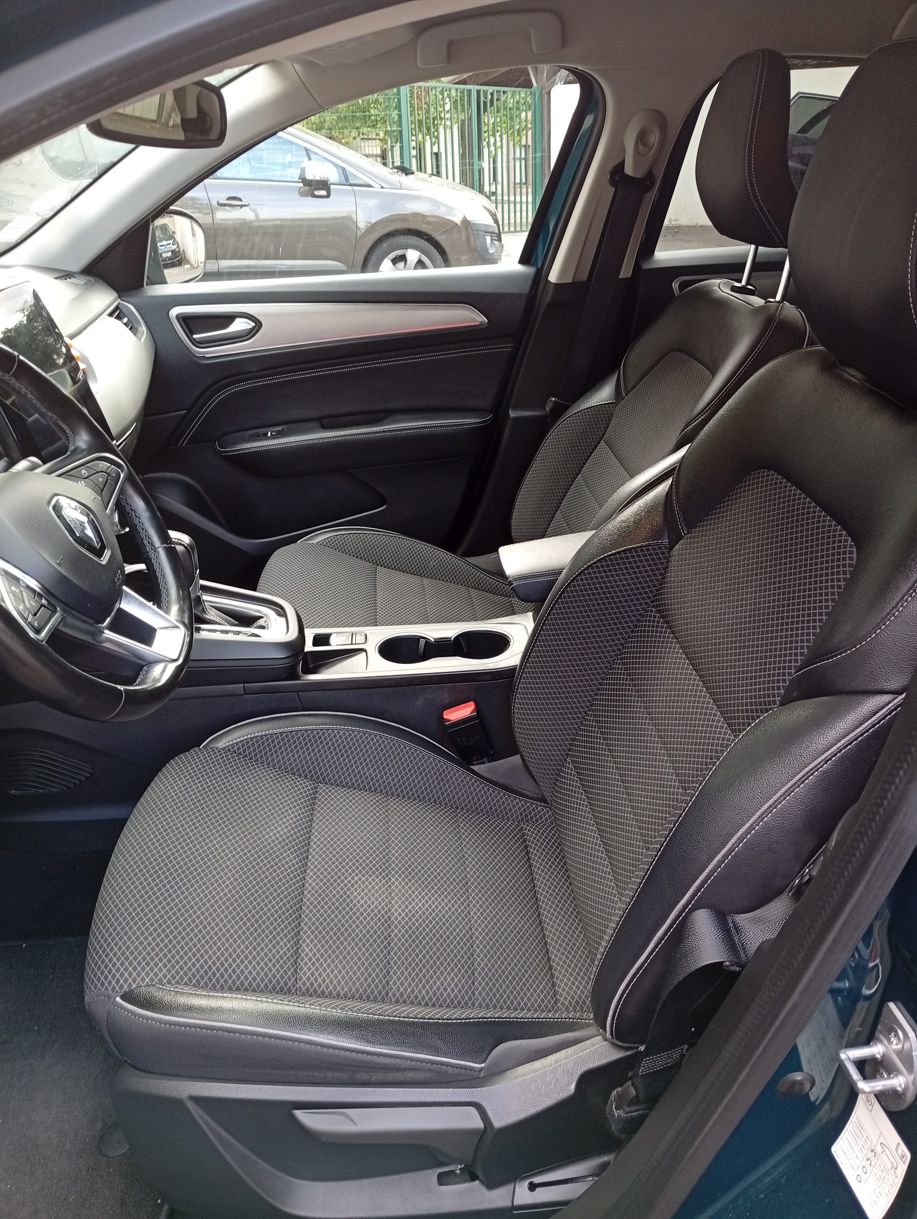 Renault Arkana E-Tech avec GPS