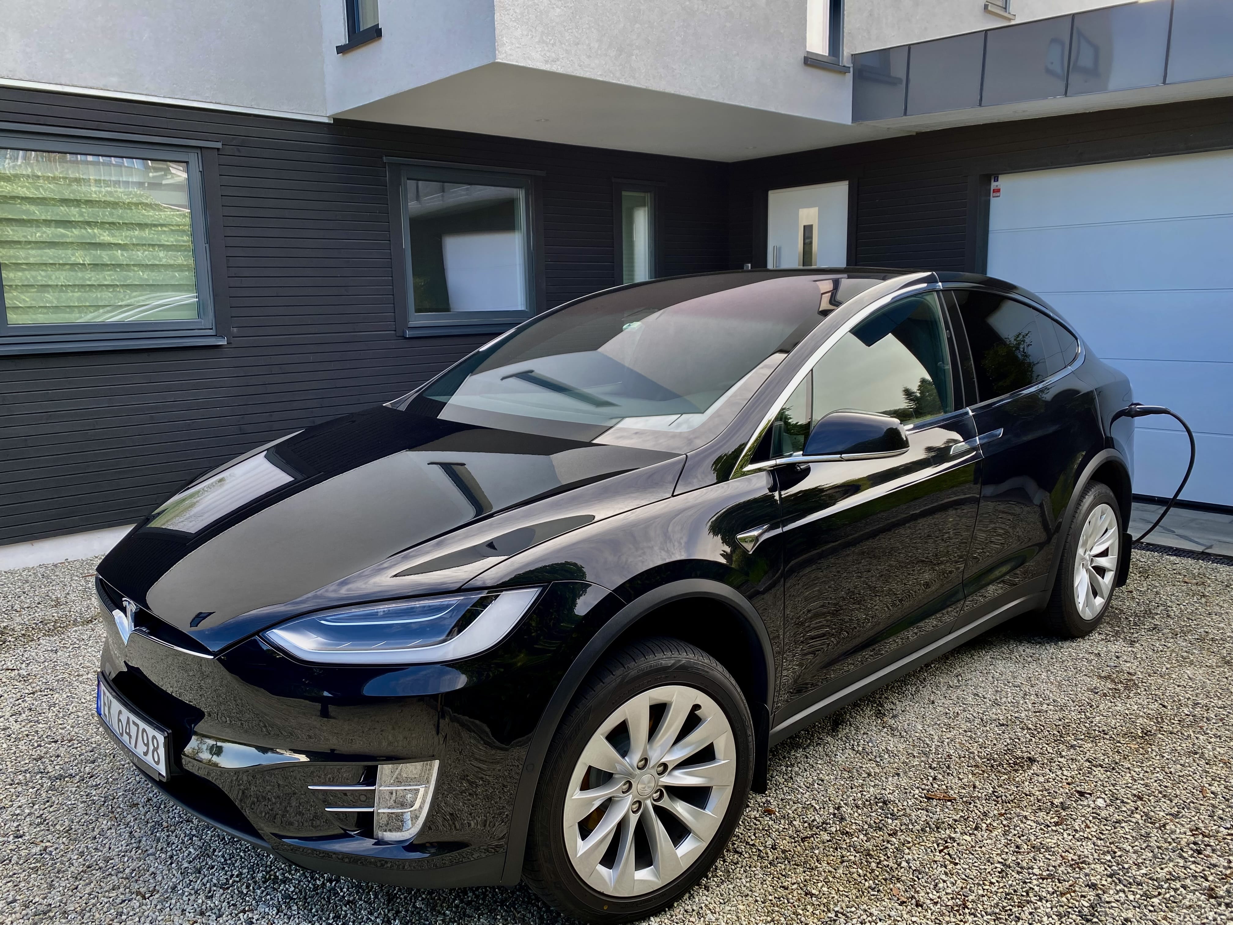Tesla Model X med Bluetooth audio