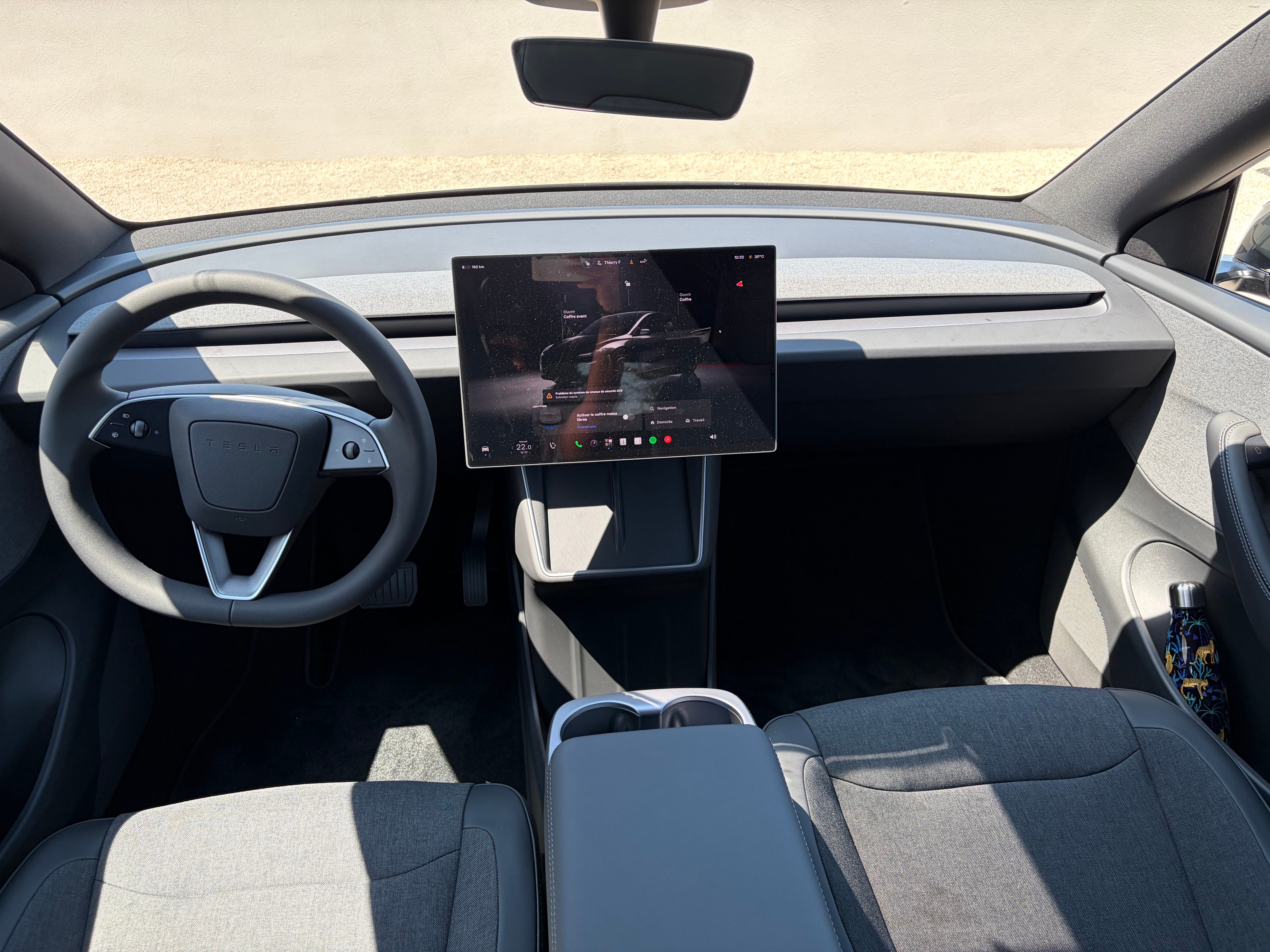 Tesla Model Y avec GPS