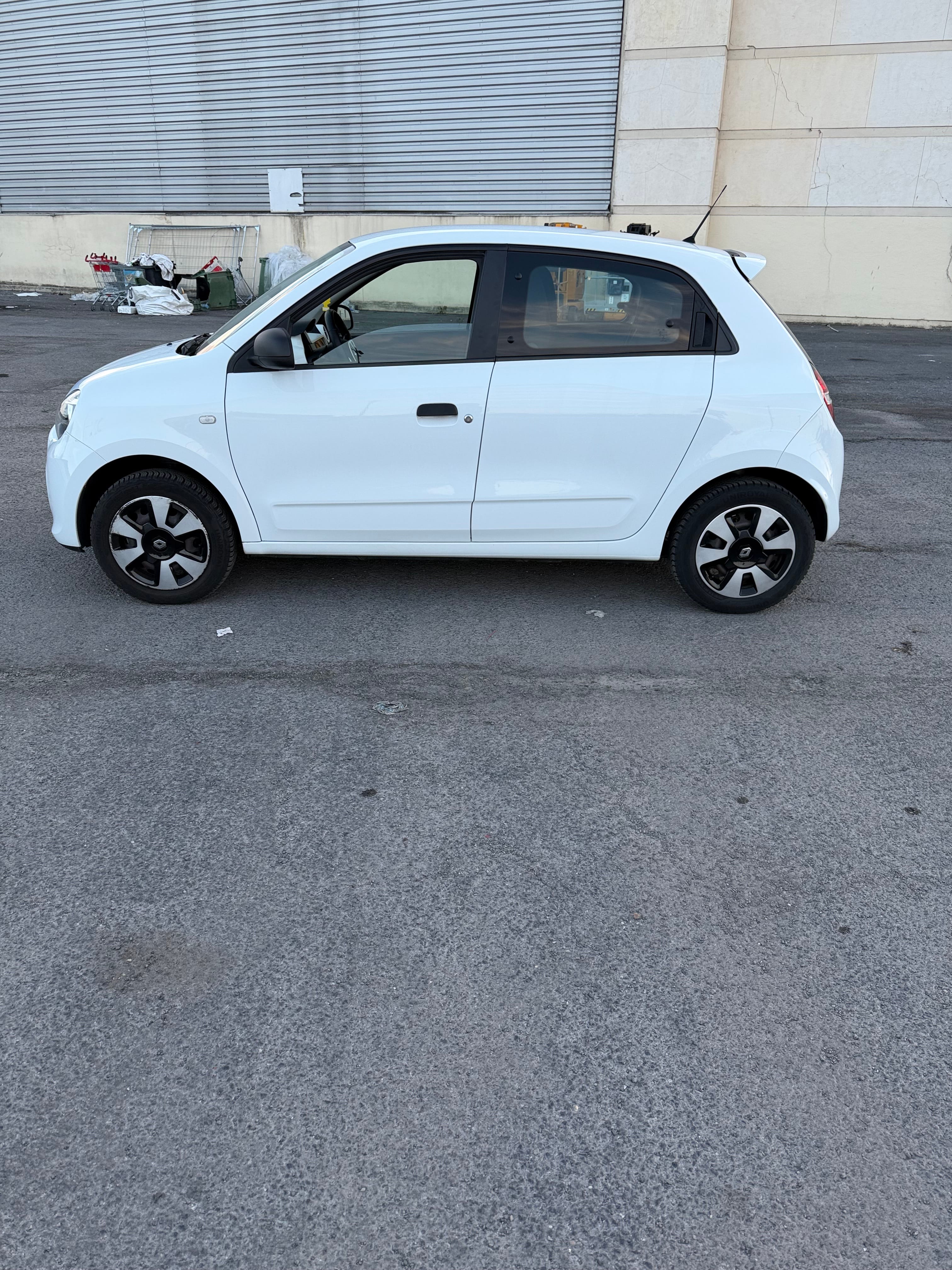 Renault Twingo III avec GPS