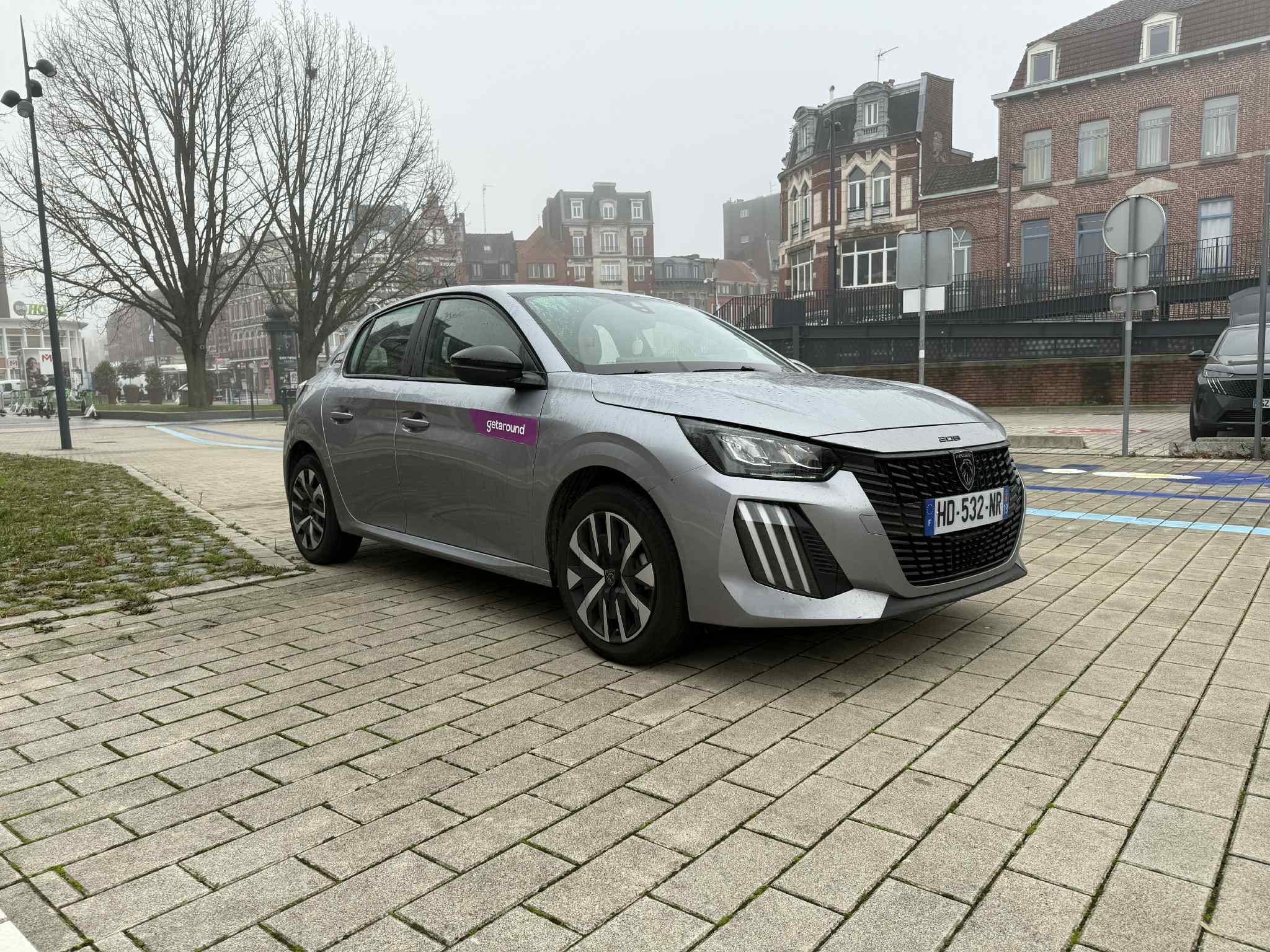 Peugeot 208 avec Climatisation