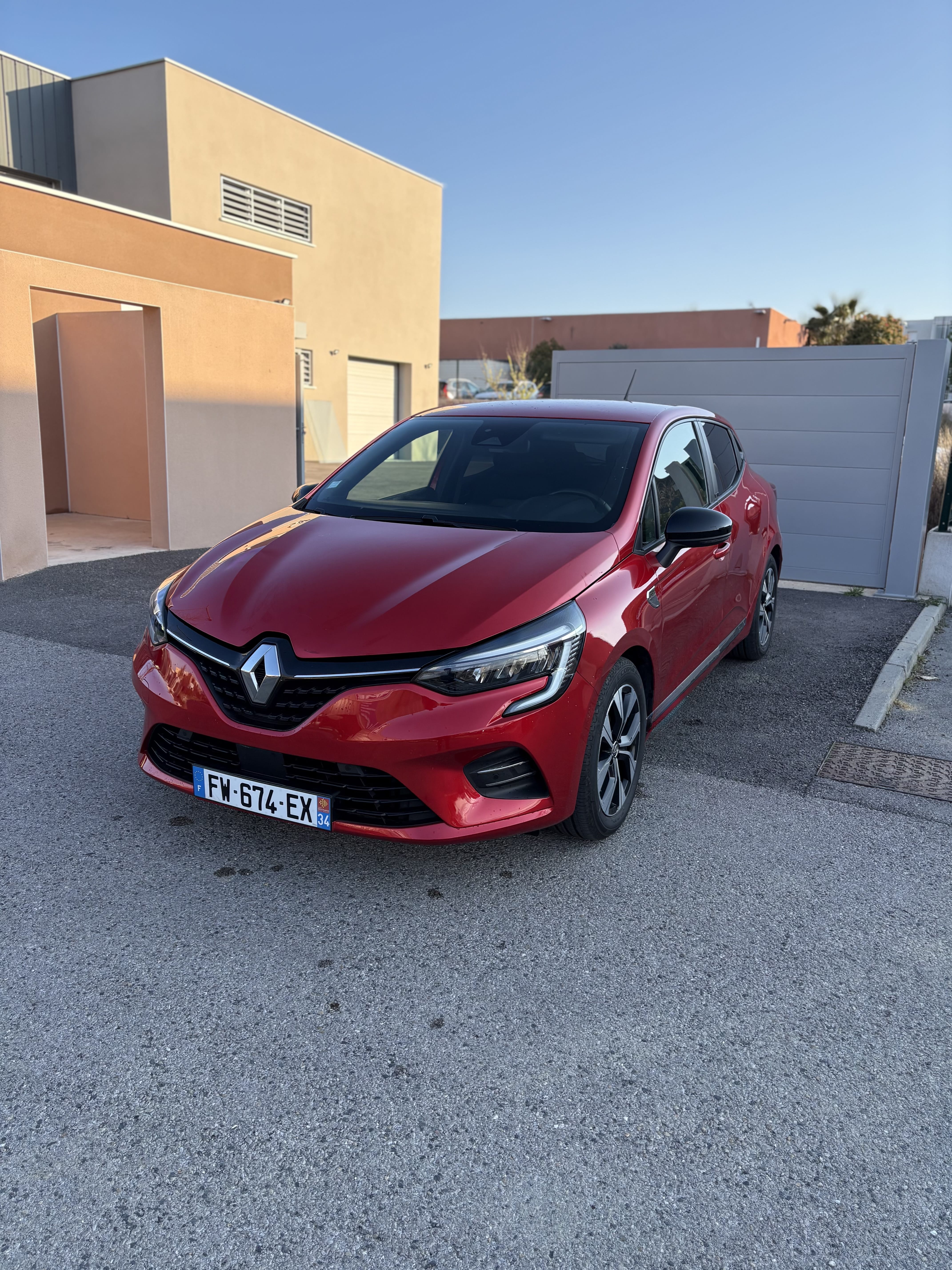 Renault Clio E-tech, 2020, Essence 95 / Électrique (hybride), automatique