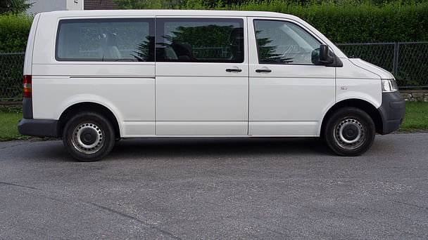 Volkswagen Transporter 1.9 TDI, 2009, Diesel, 9 Sitze und mehr