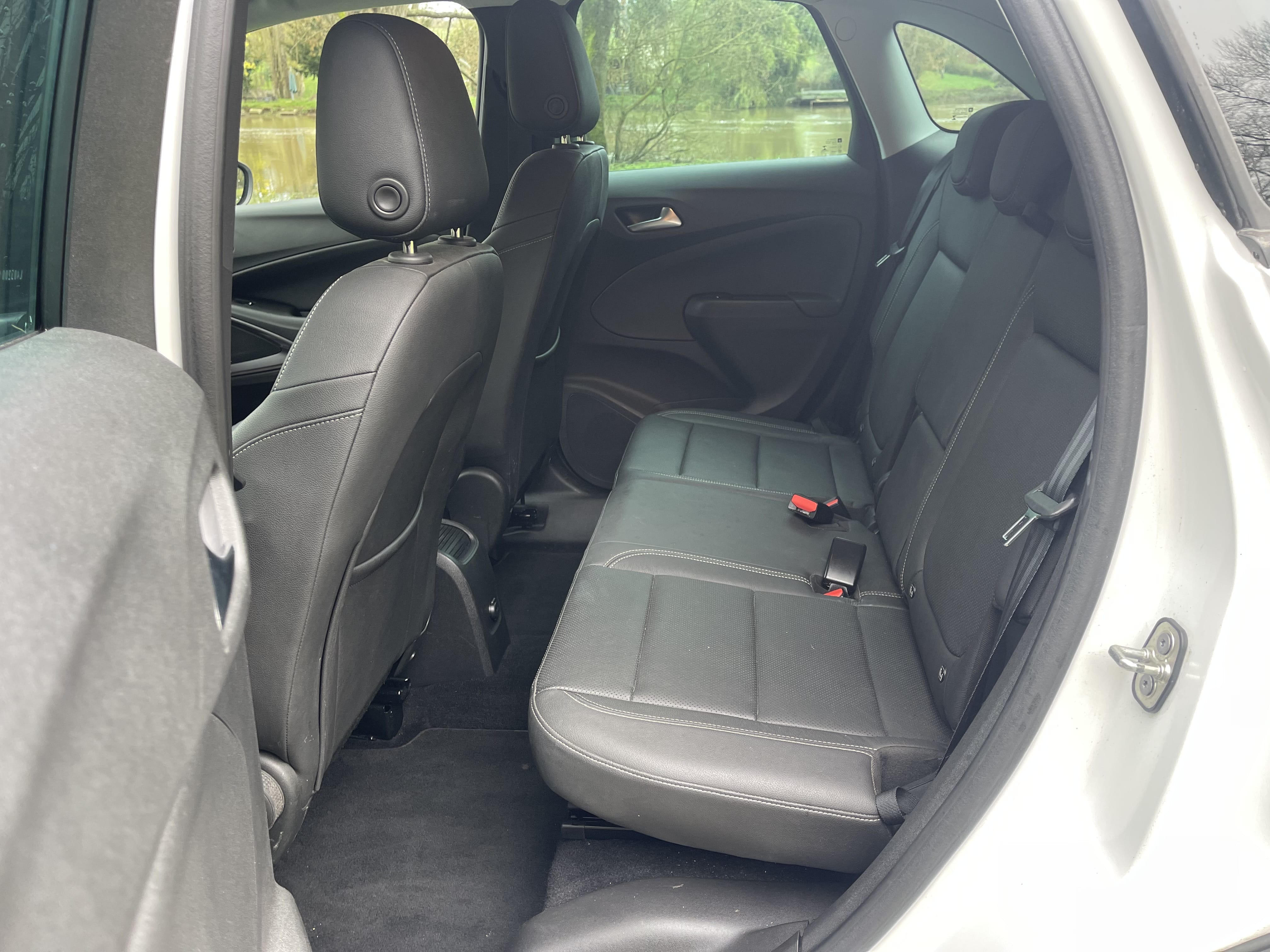 Opel Crossland X boîte automatique sièges chauffants avec Apple CarPlay