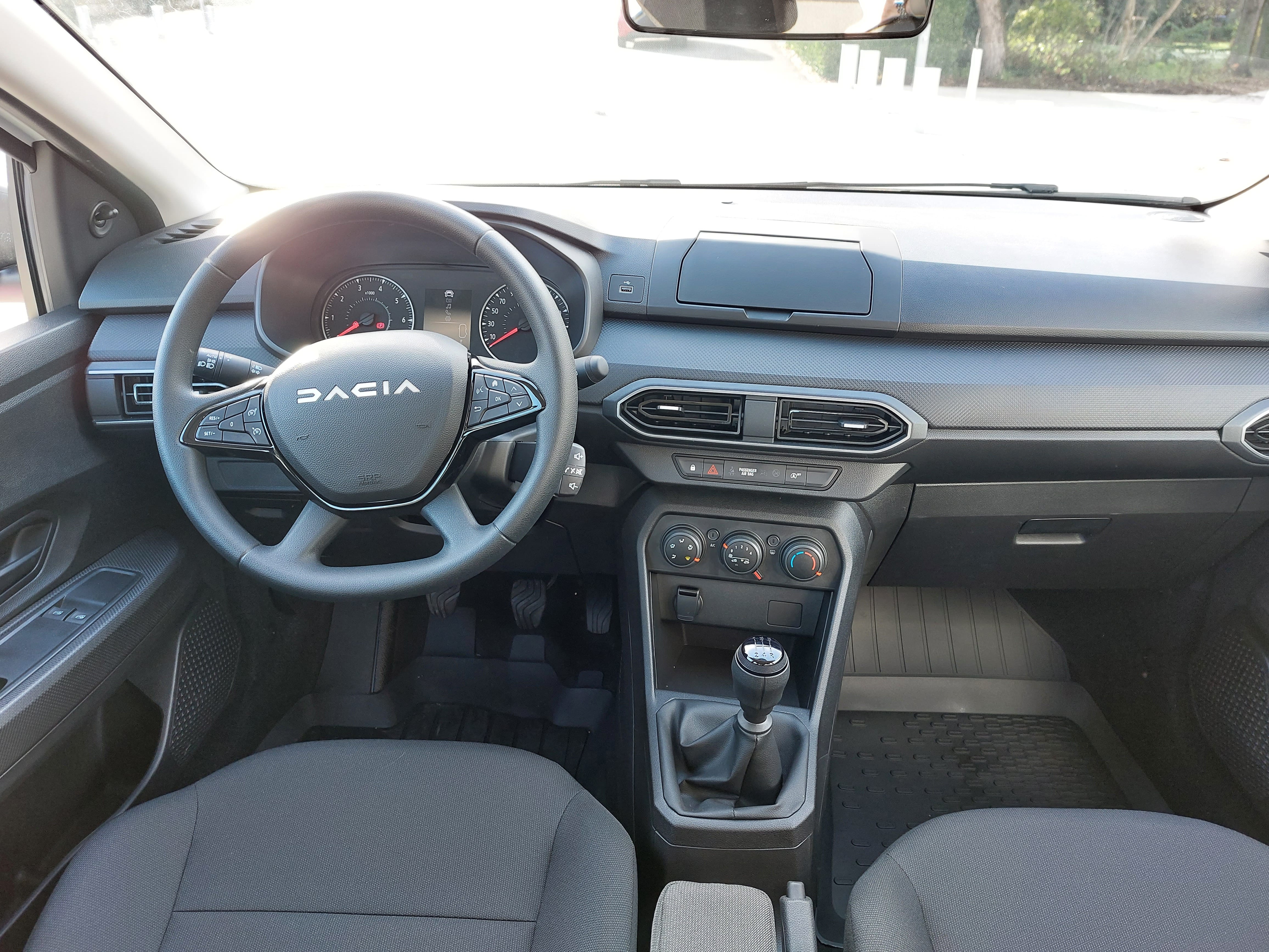 Dacia Sandero avec Siège bébé