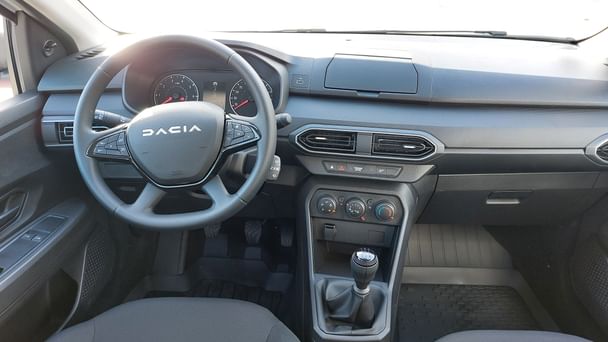 Dacia Sandero avec Siège bébé