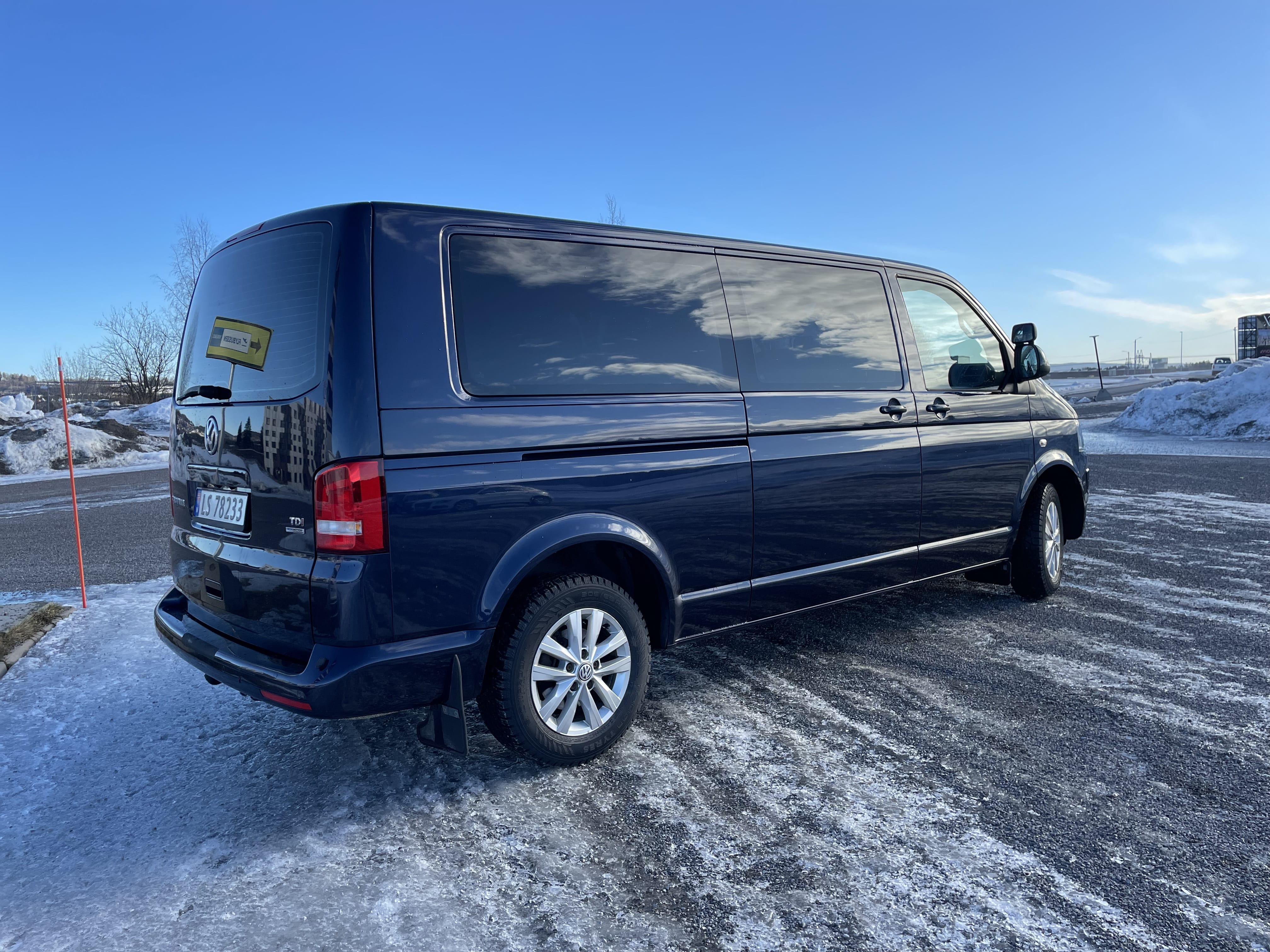 Volkswagen Caravelle 2.0 tdi with GPS
