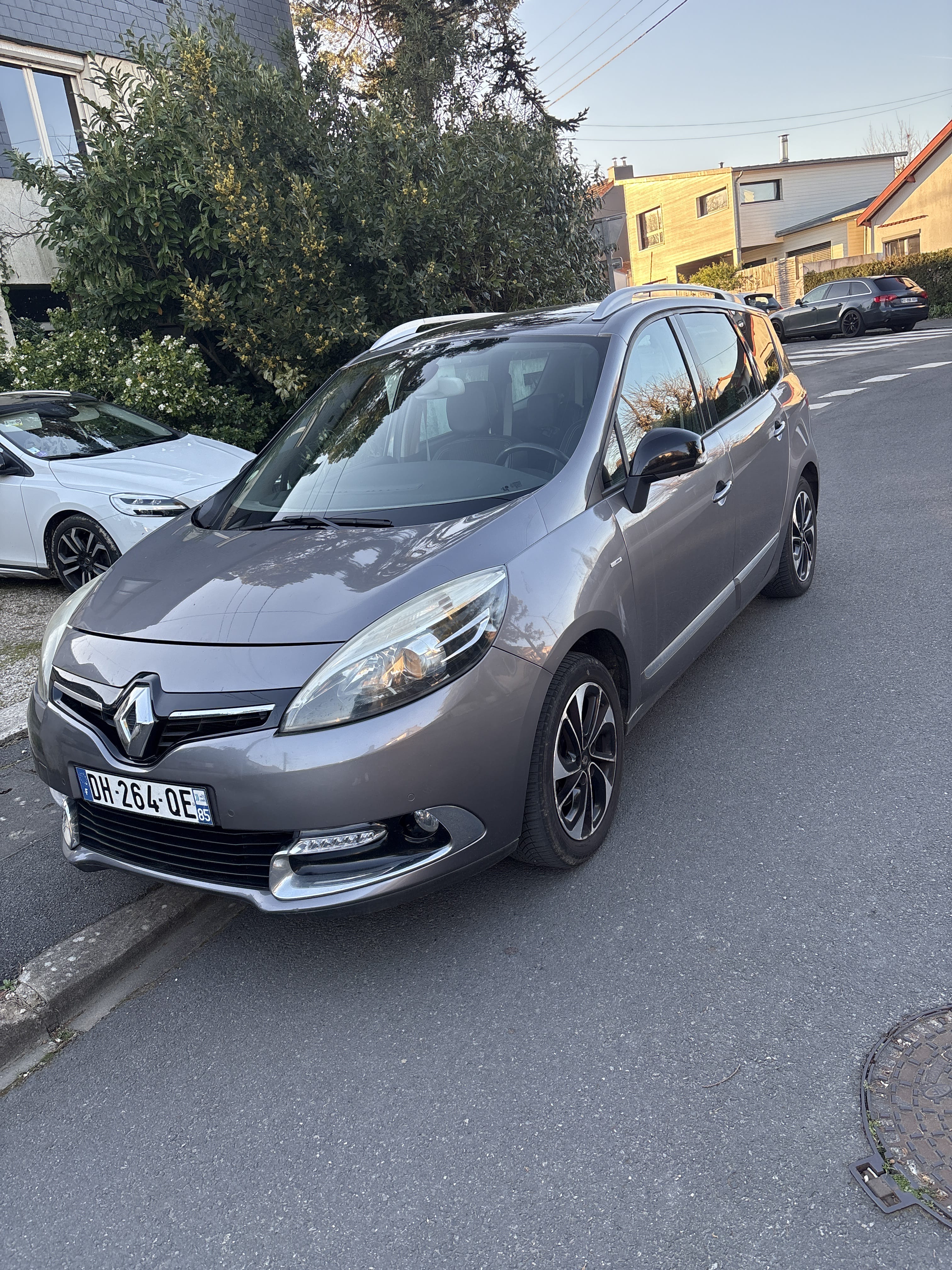 Renault Scenic, 2014, Diesel, automatique, 7 places