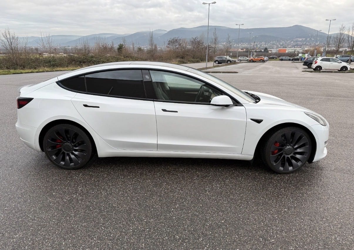Tesla Model 3 Performance mit Klimaanlage