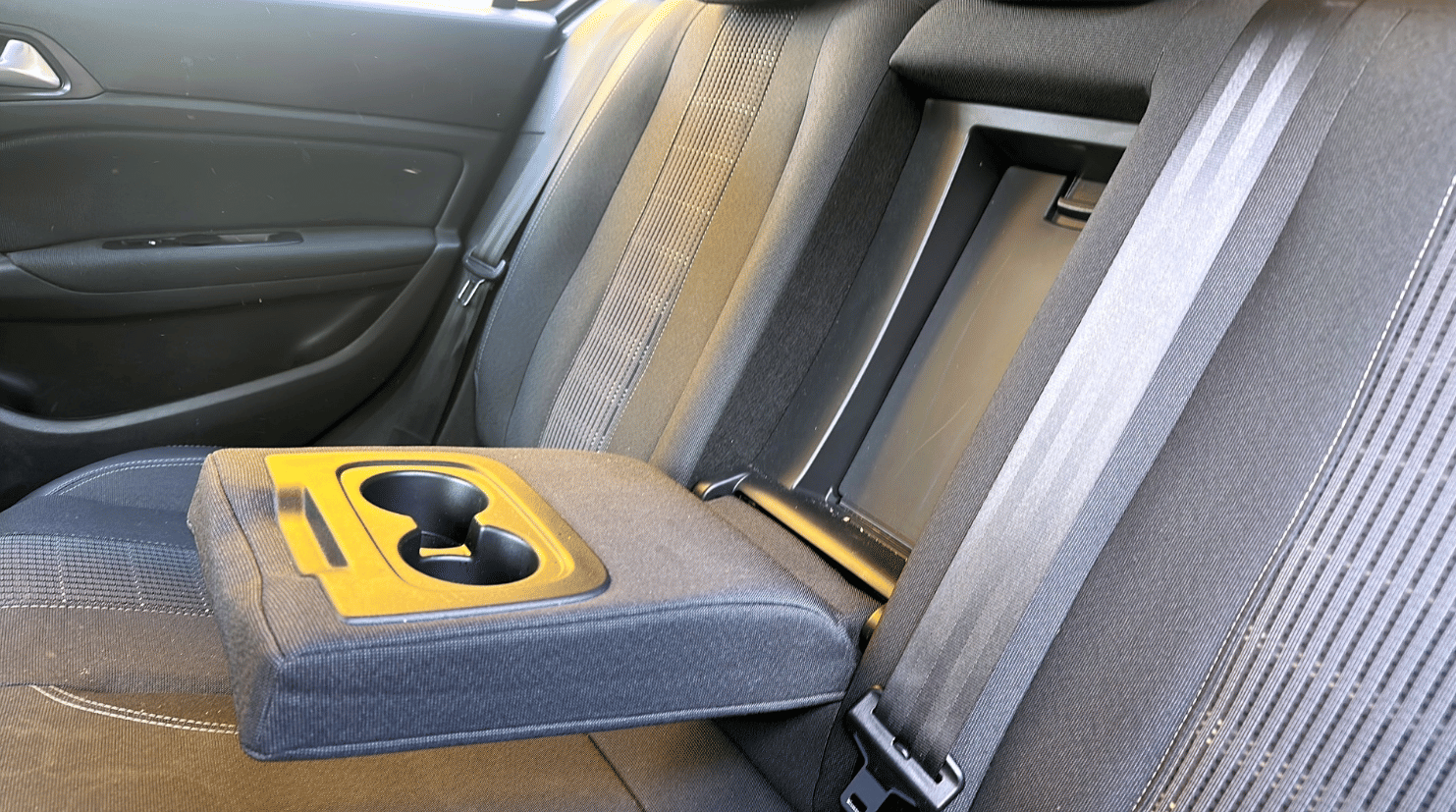 Peugeot 308 avec Entrée audio / iPod