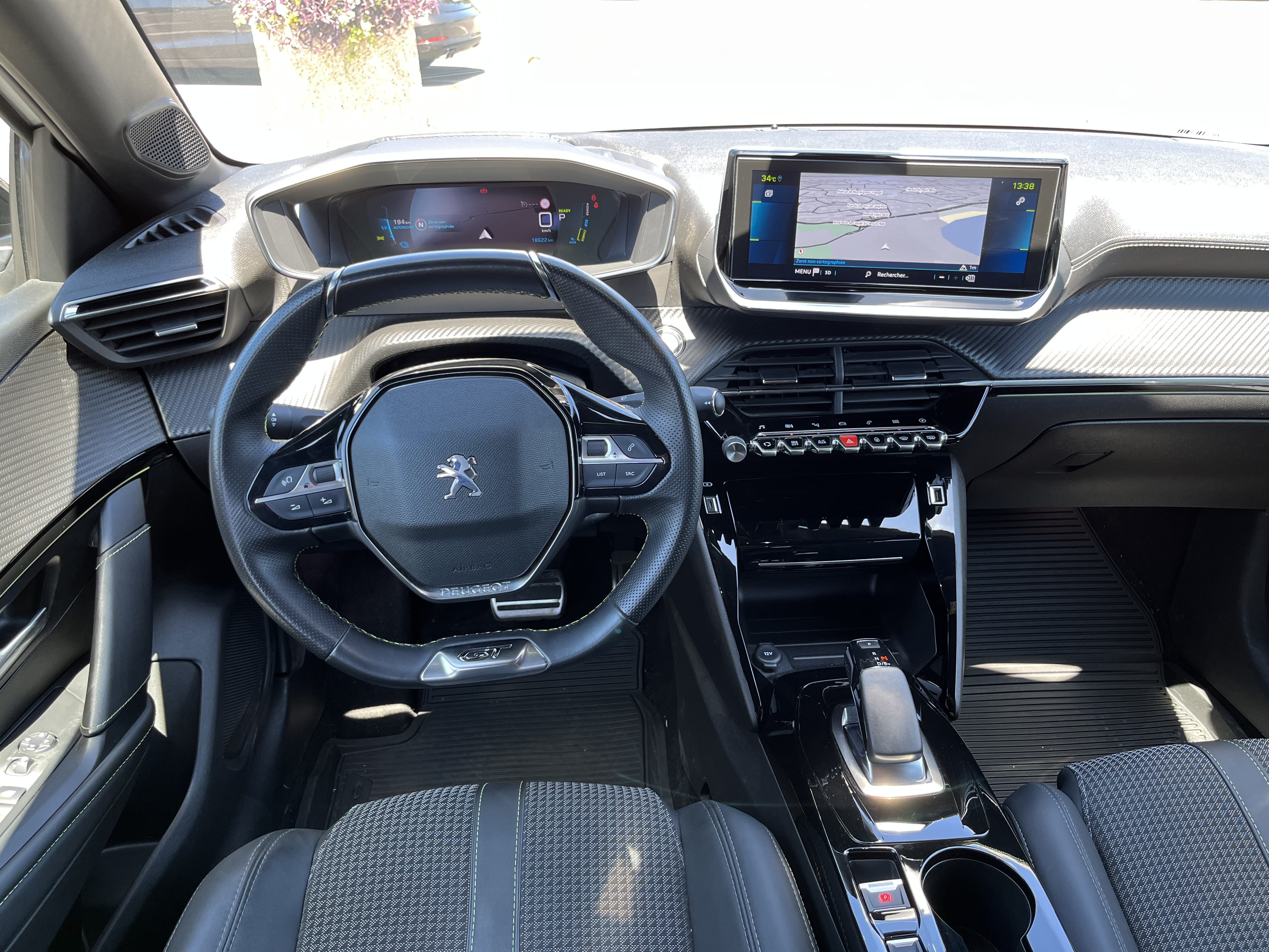 Peugeot 208 avec GPS