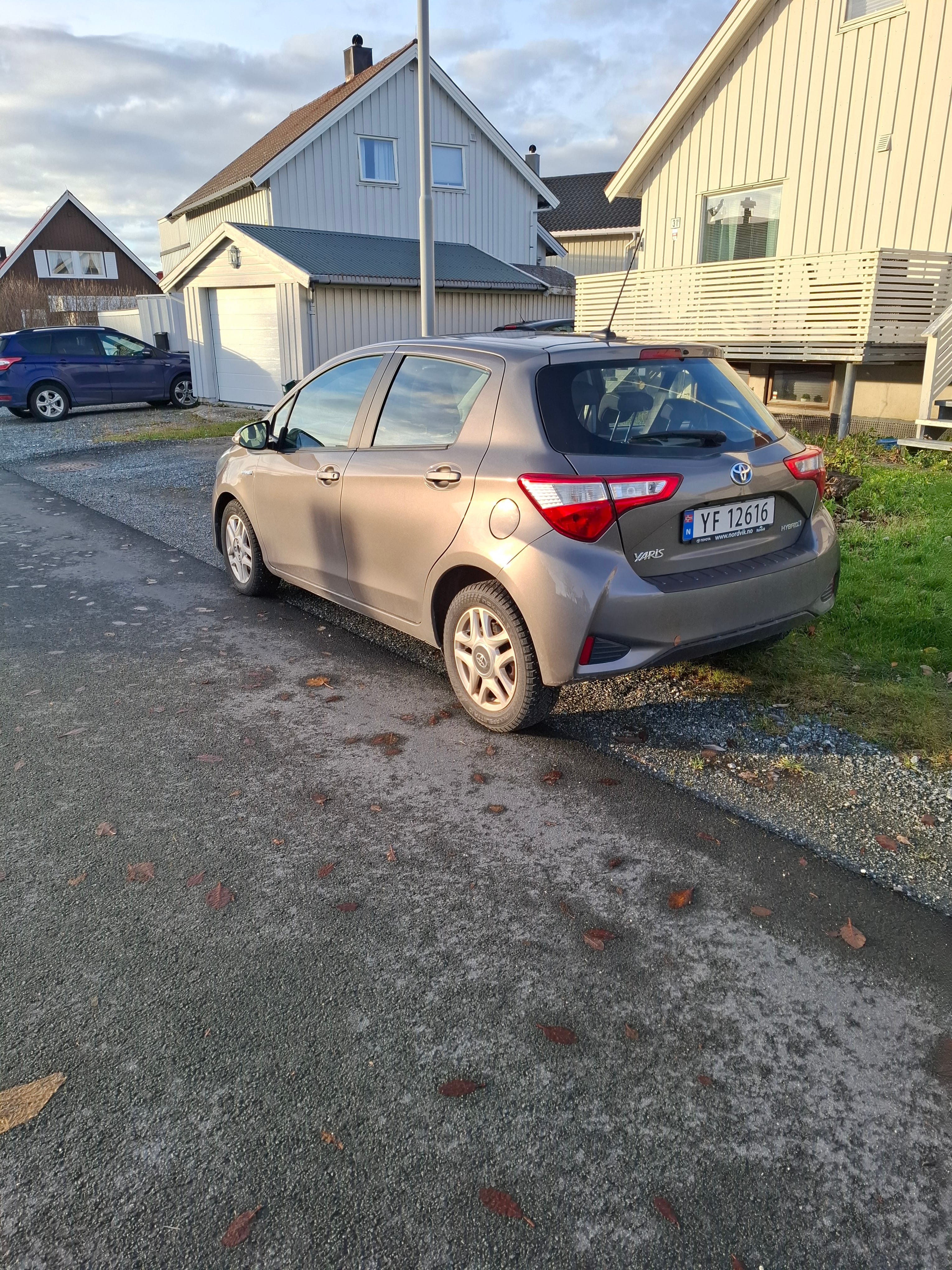 Toyota Yaris Hybrid med GPS