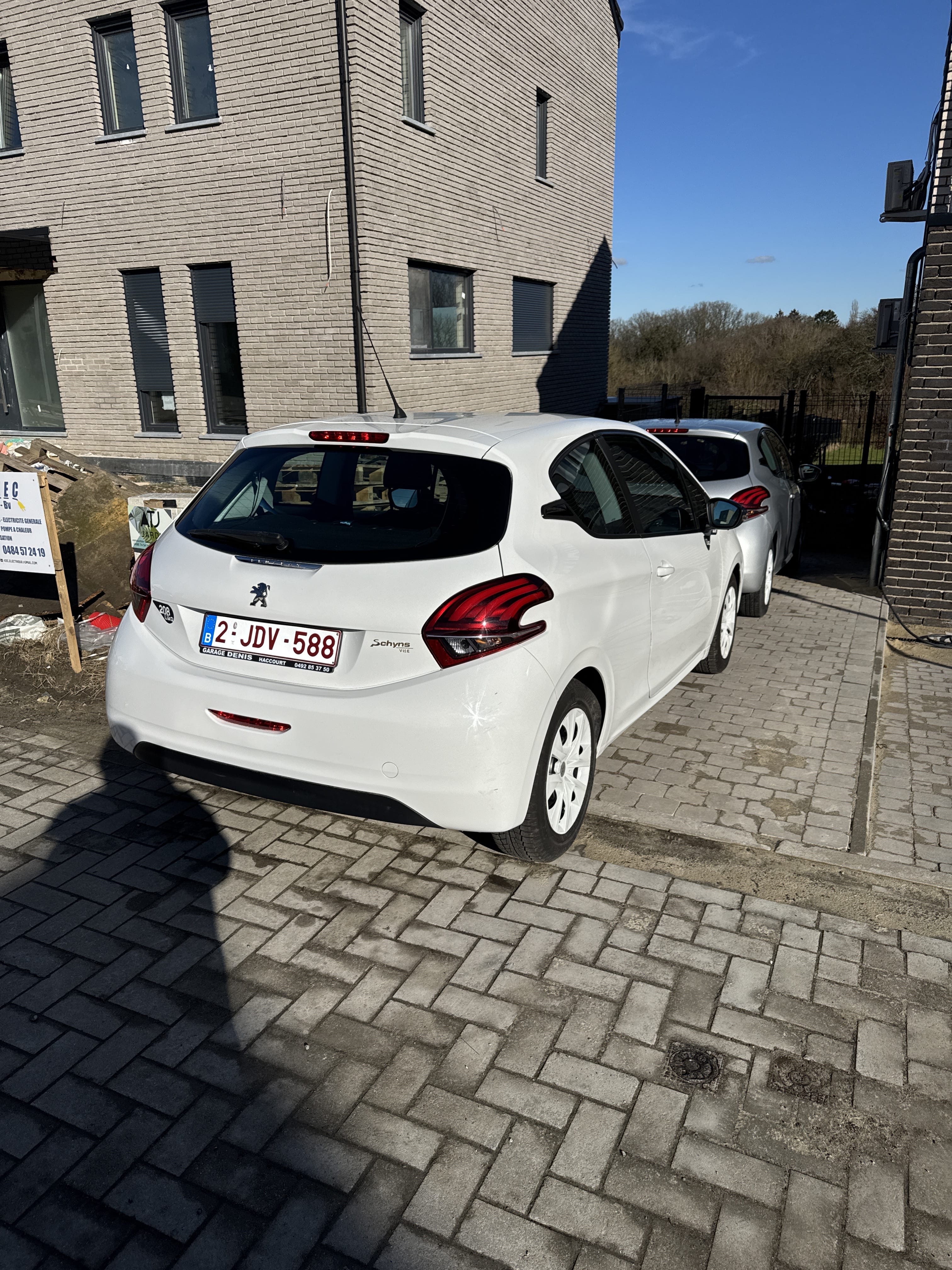Peugeot 208 1.0 essence met Bluetooth audio