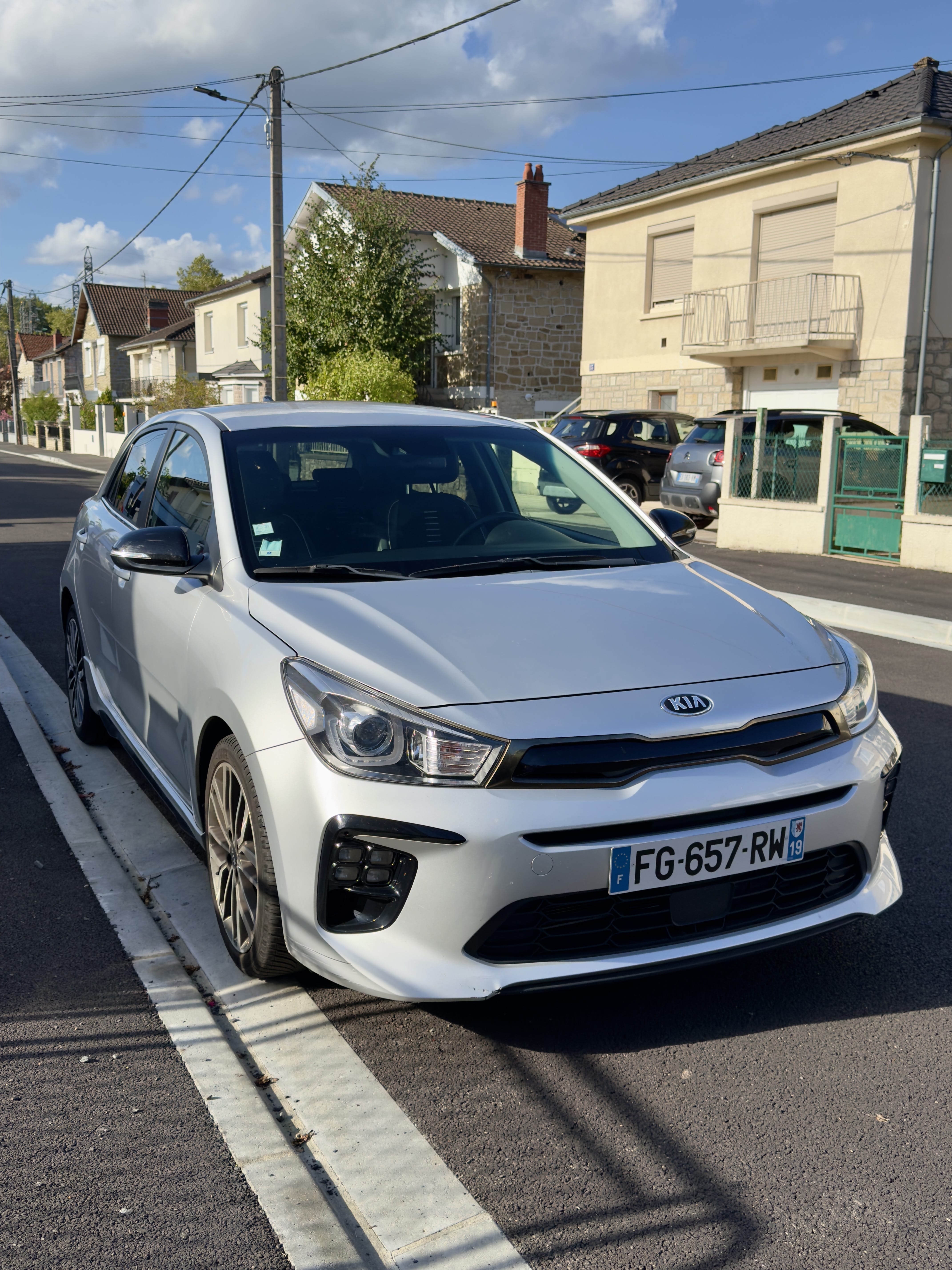Kia Rio, 2019, Essence 95, automatique