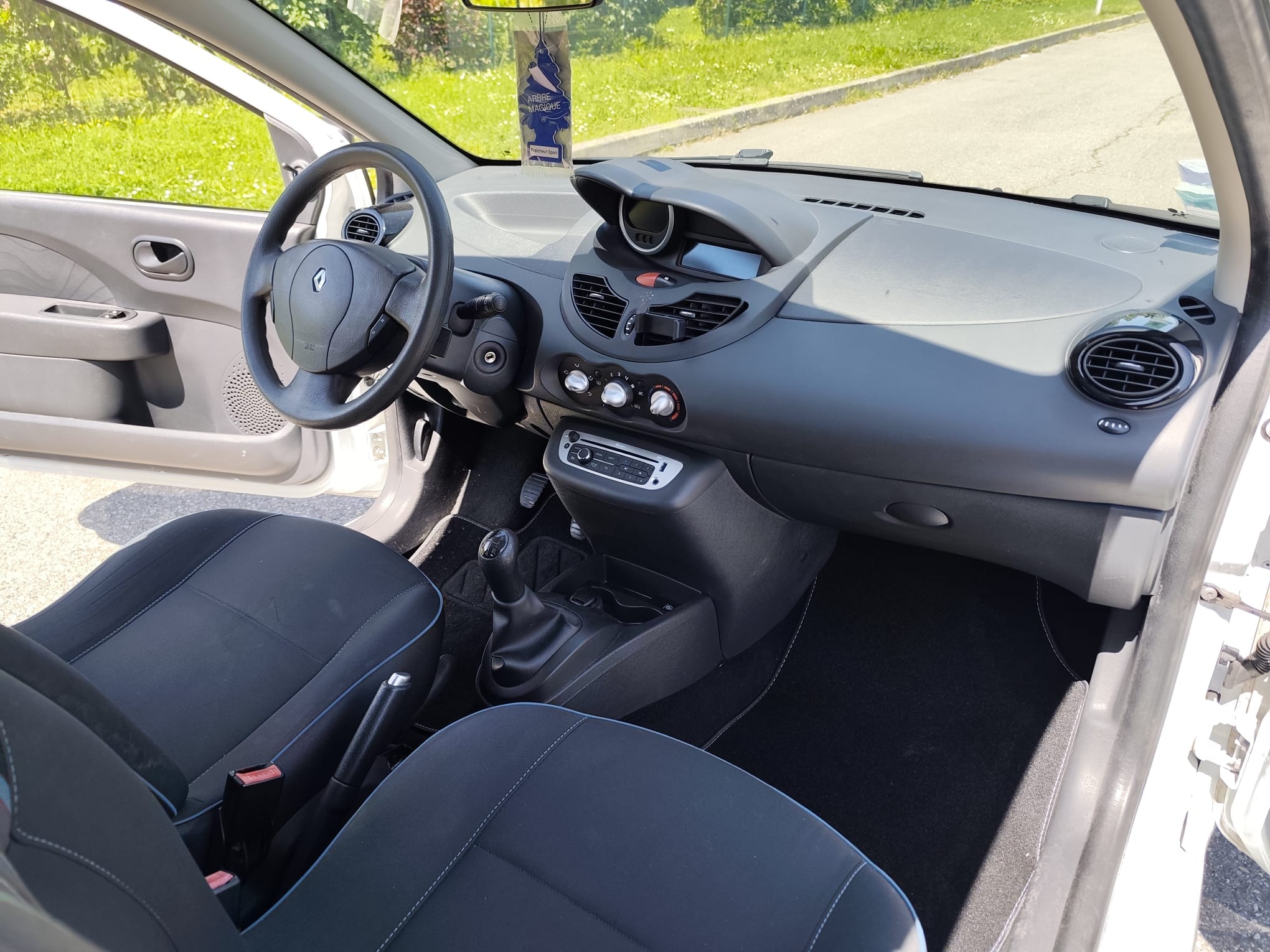 Renault Twingo II avec Port USB