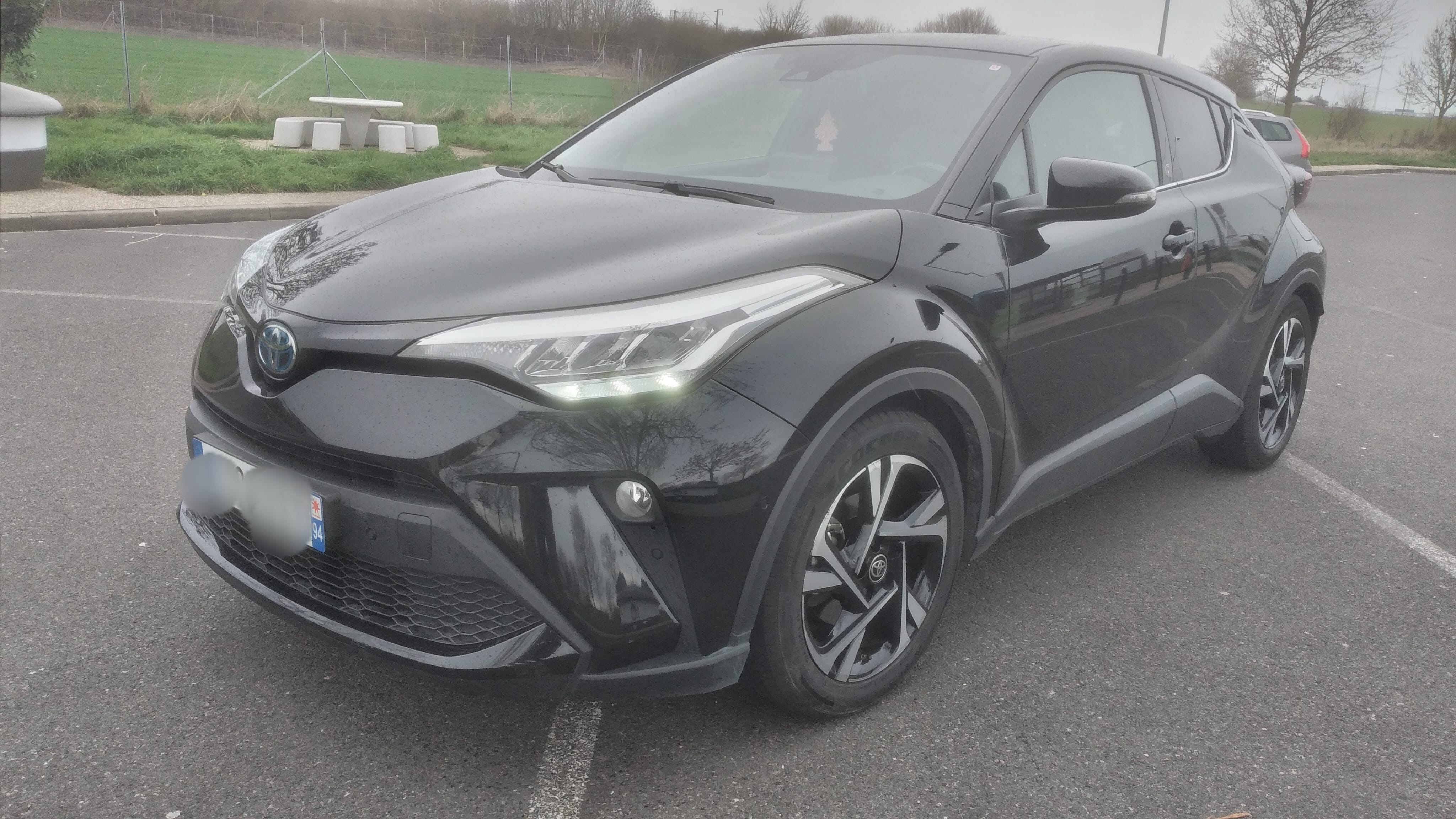 Toyota C-HR Hybrid, 2022, Essence 95 / Électrique (hybride), automatique