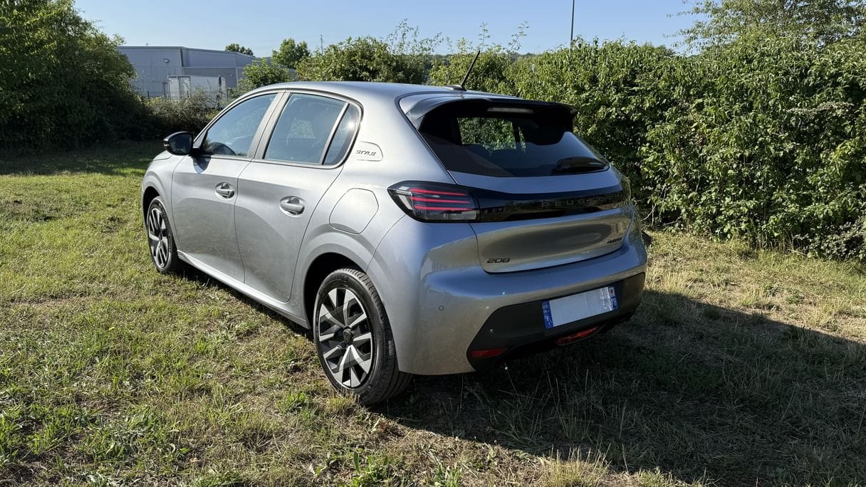 Peugeot 208 avec GPS