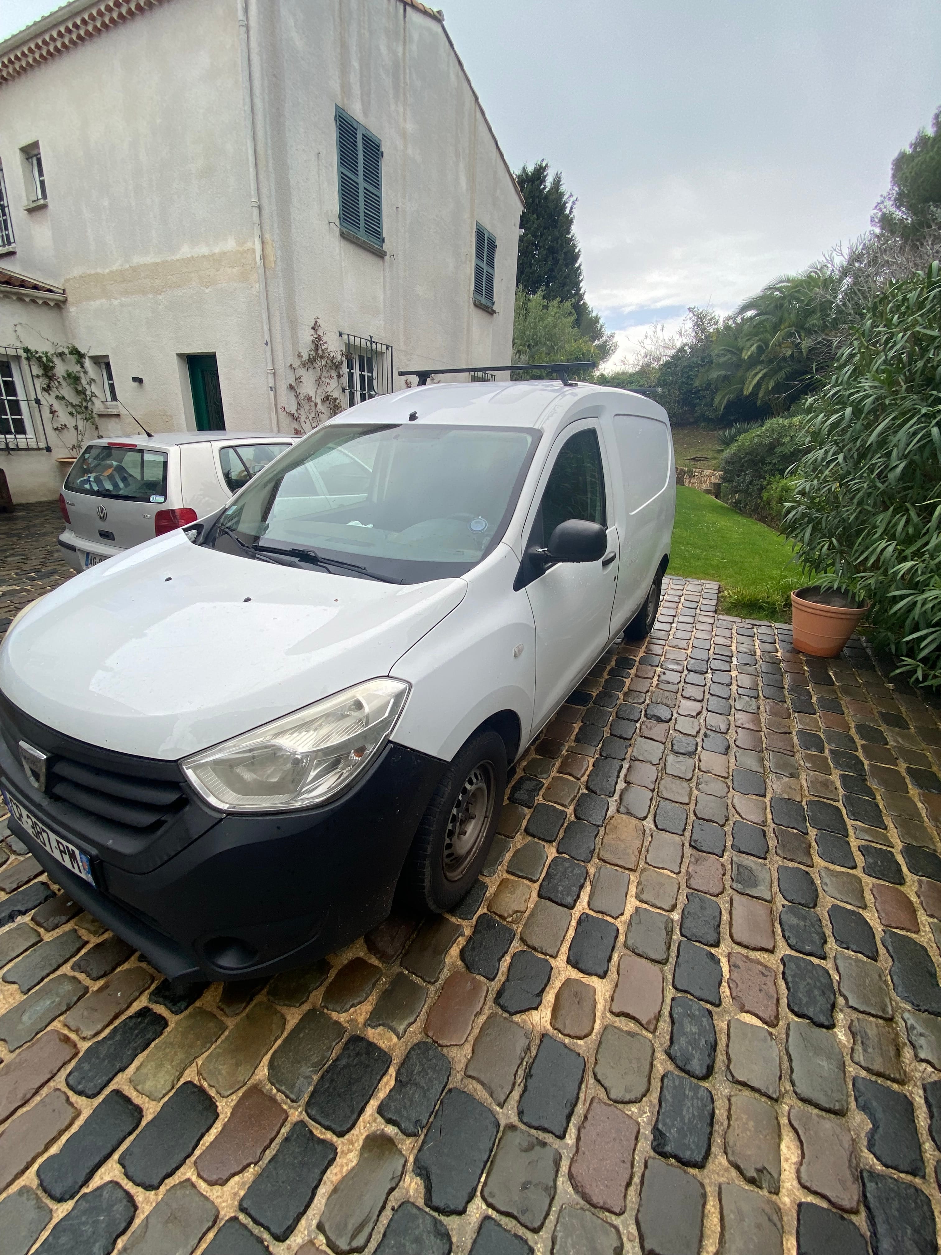 Dacia Dokker, 2013, Essence 98