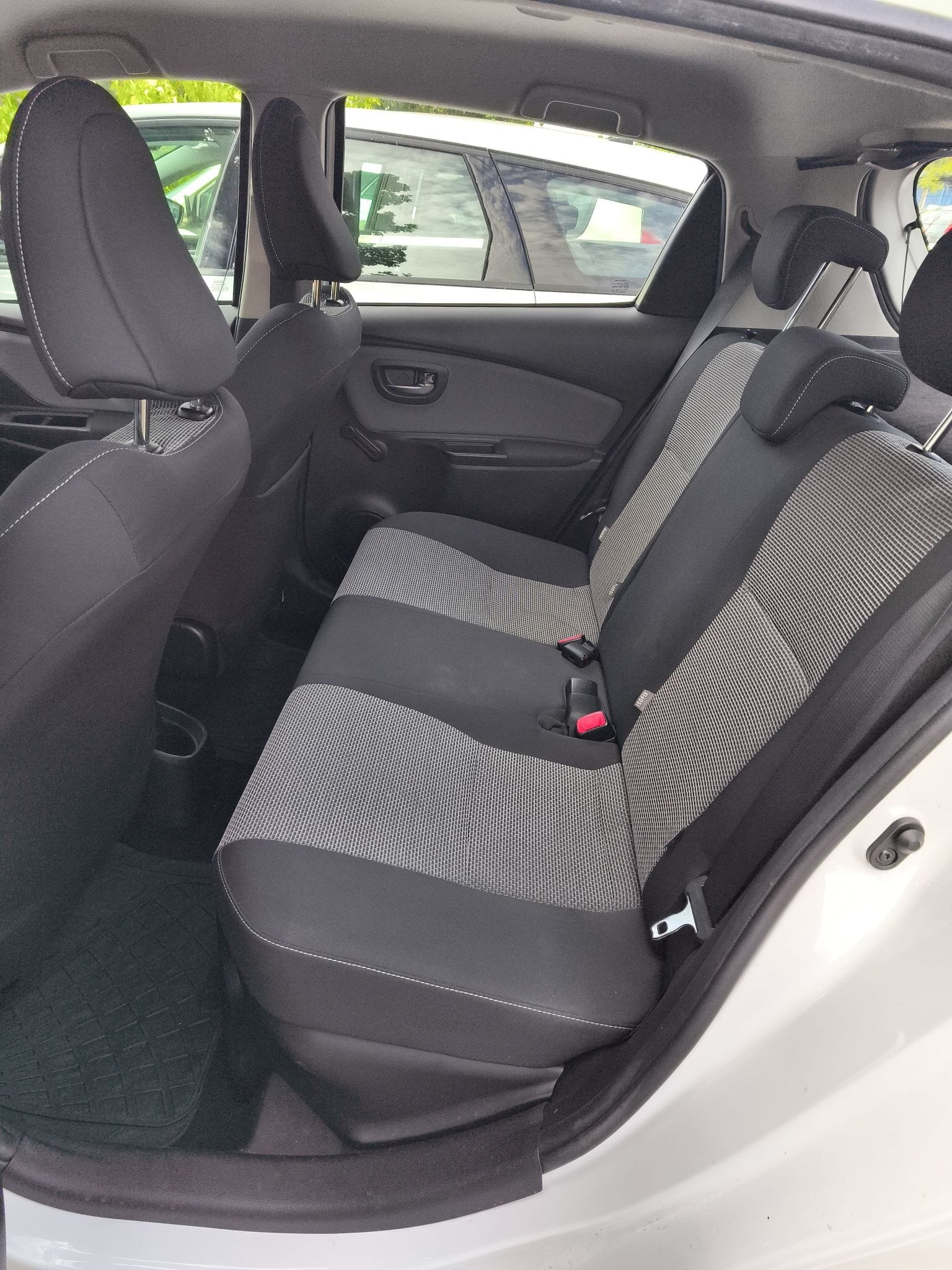 Toyota Yaris Hybrid HEV avec Port USB