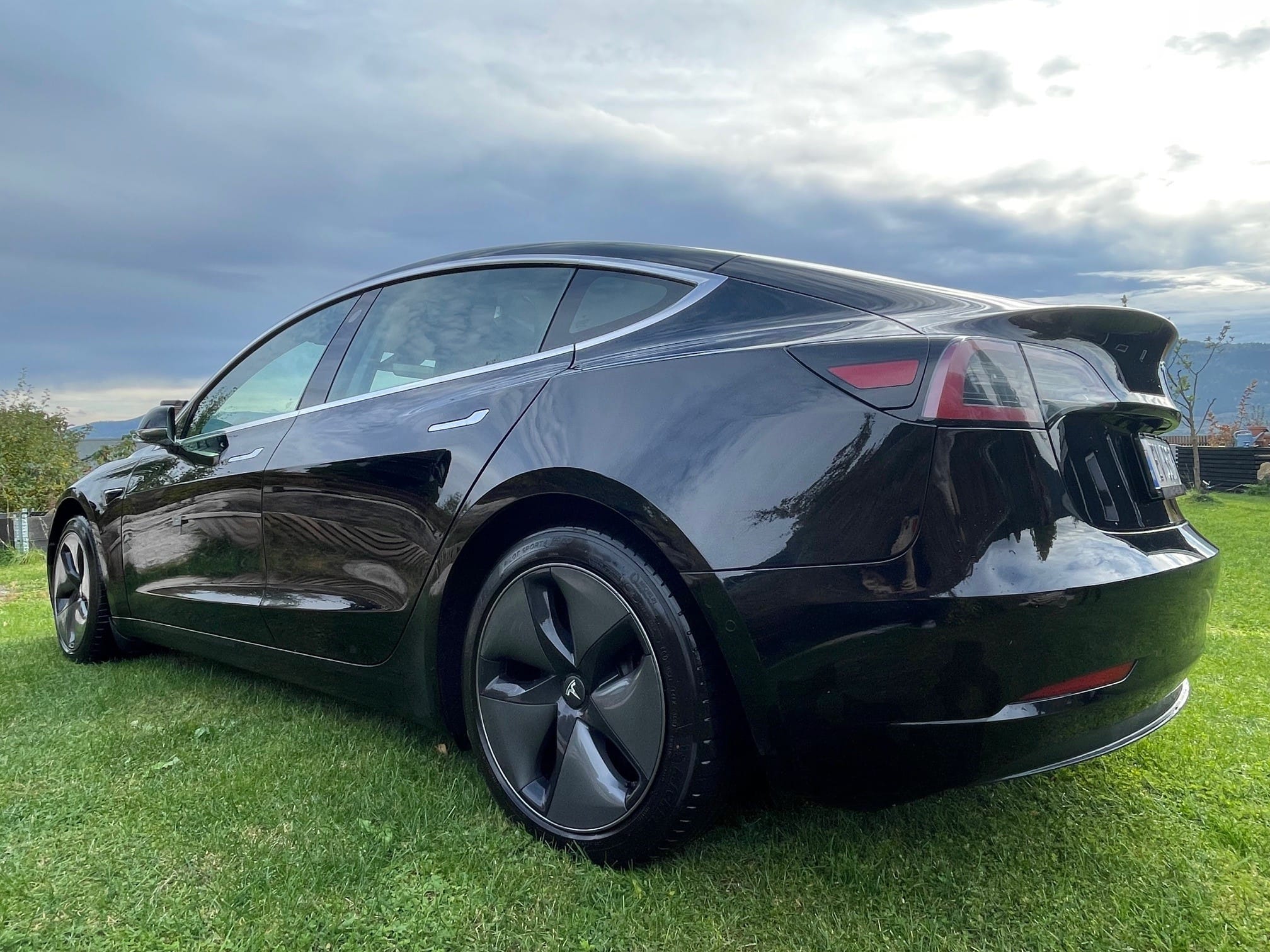 Tesla Model 3 Long Range med Babysete