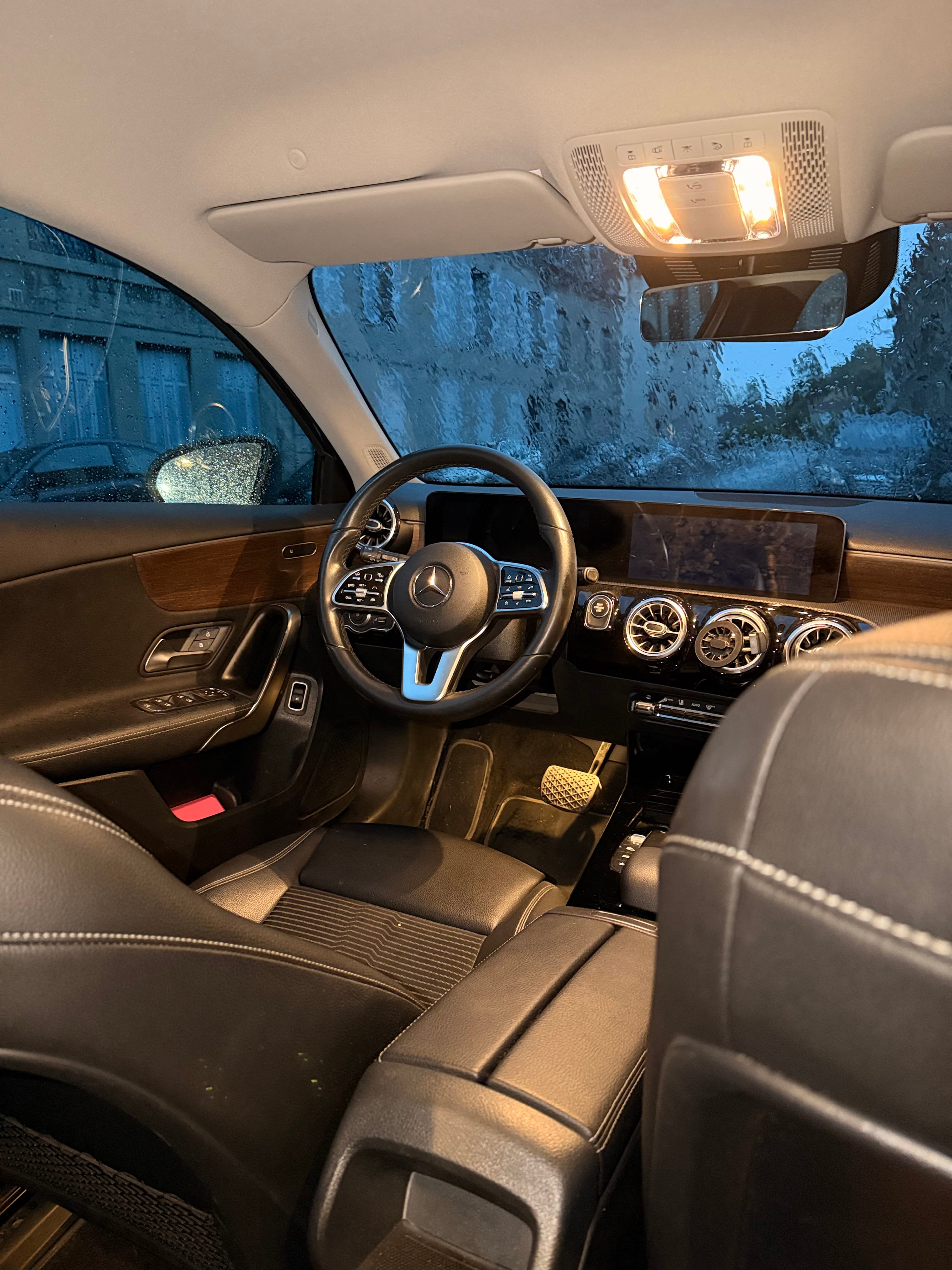 Mercedes-Benz Classe A 250 e avec Régulateur de vitesse