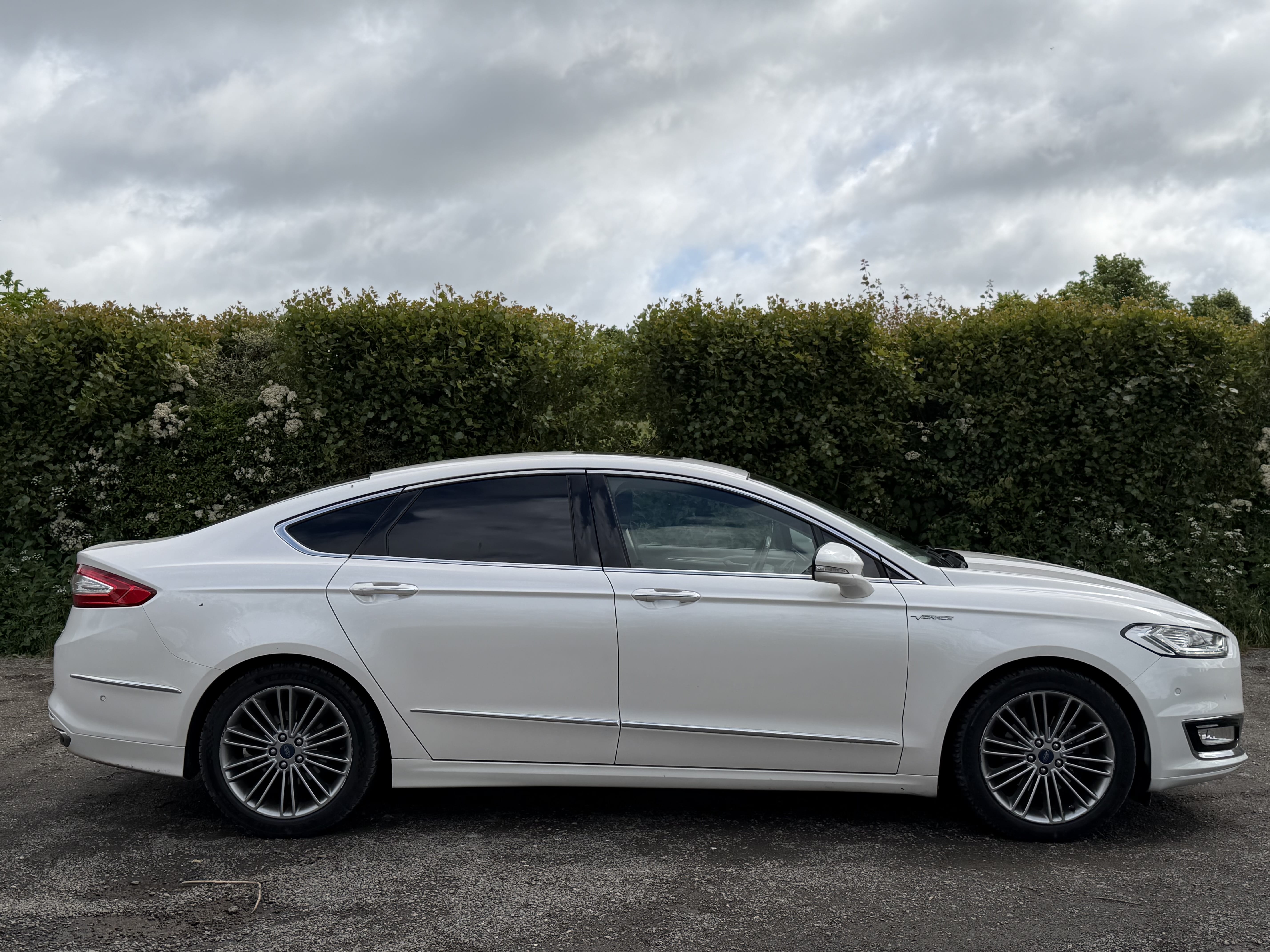 Ford Mondeo Hybride avec Caméra de recul