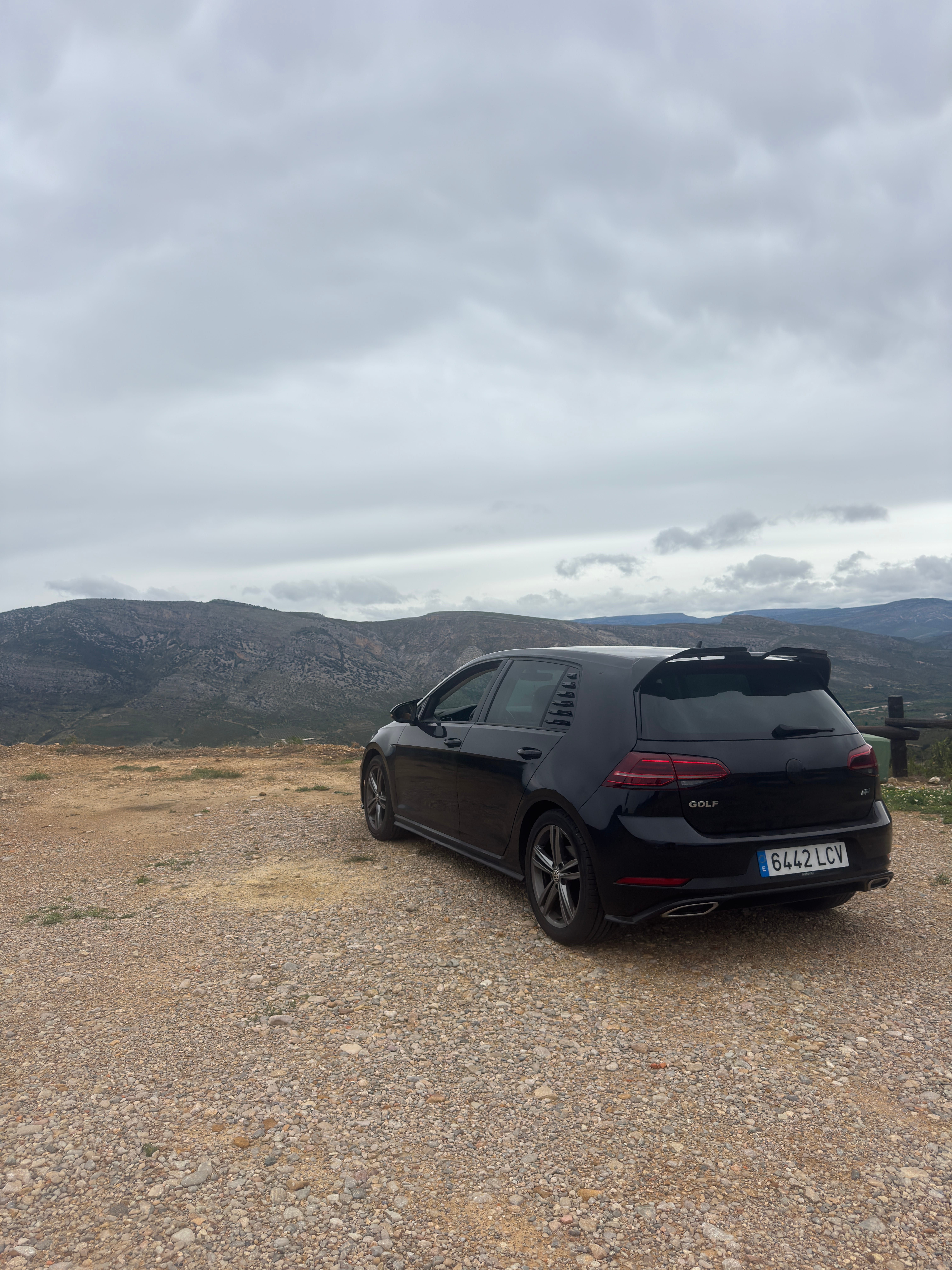 Volkswagen Golf 1.5 TSI R-LINE con Cámara de marcha atrás