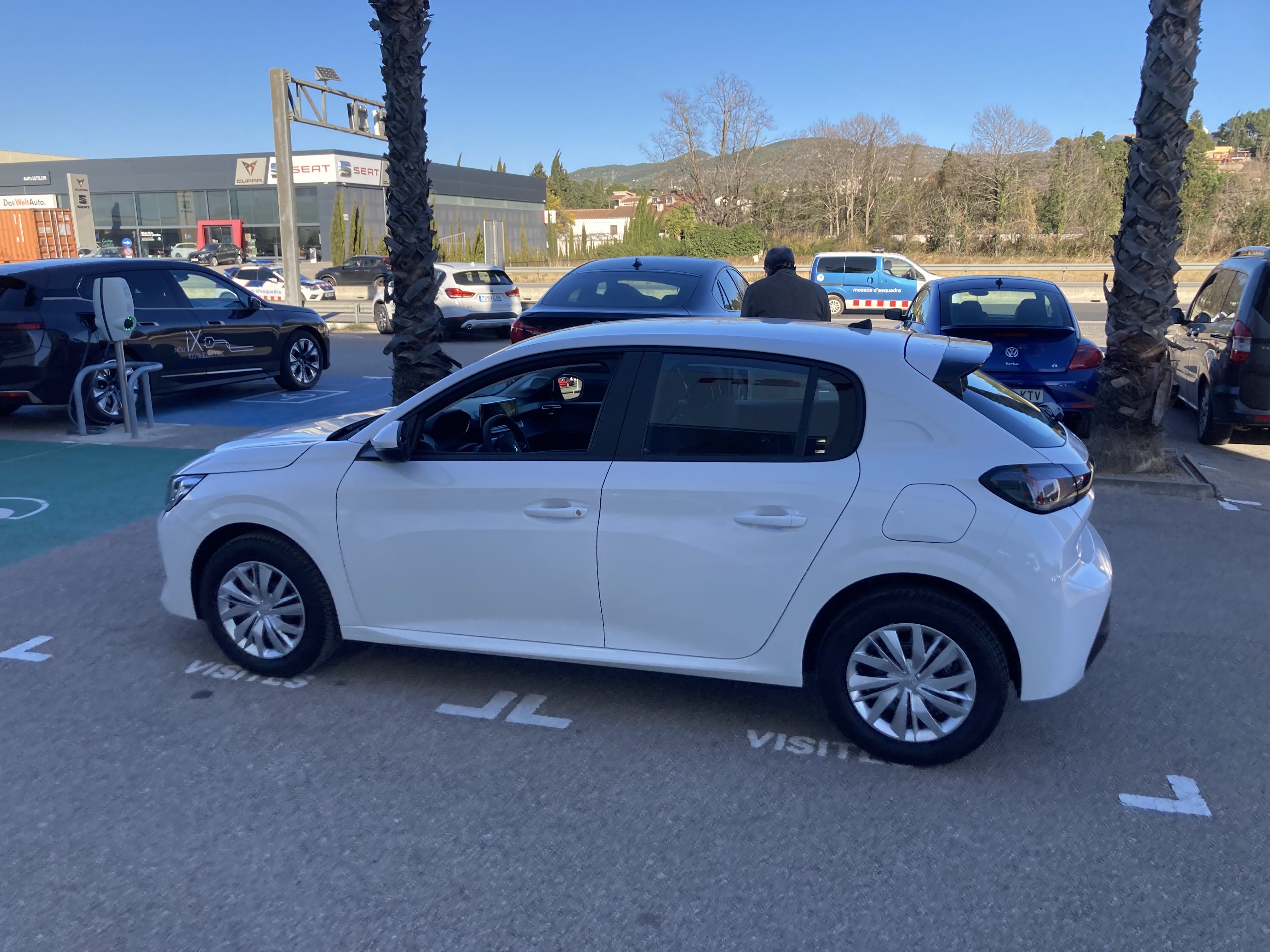 Peugeot 208 con Aire acondicionado