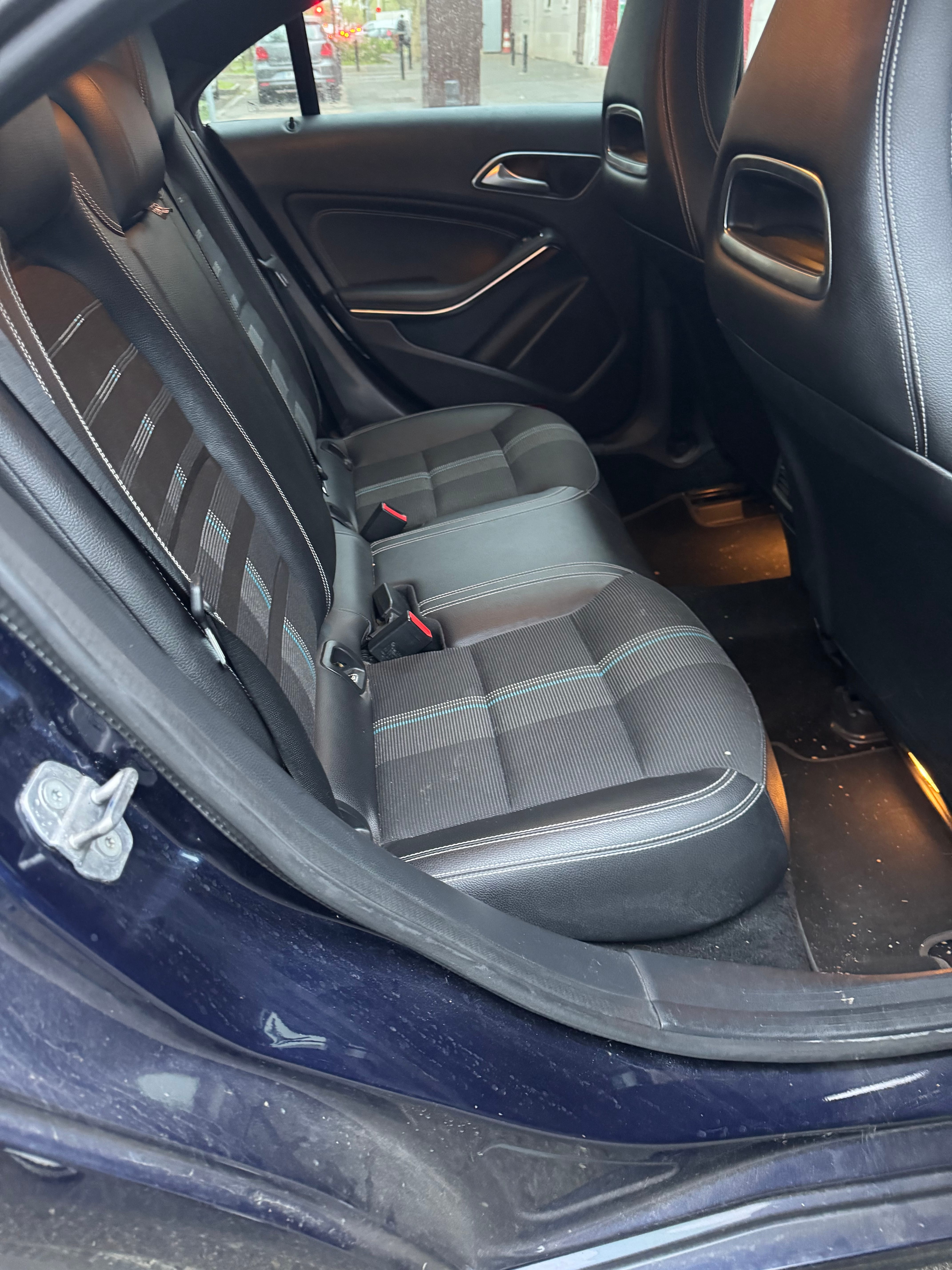 Mercedes-Benz CLA 200 avec Apple CarPlay