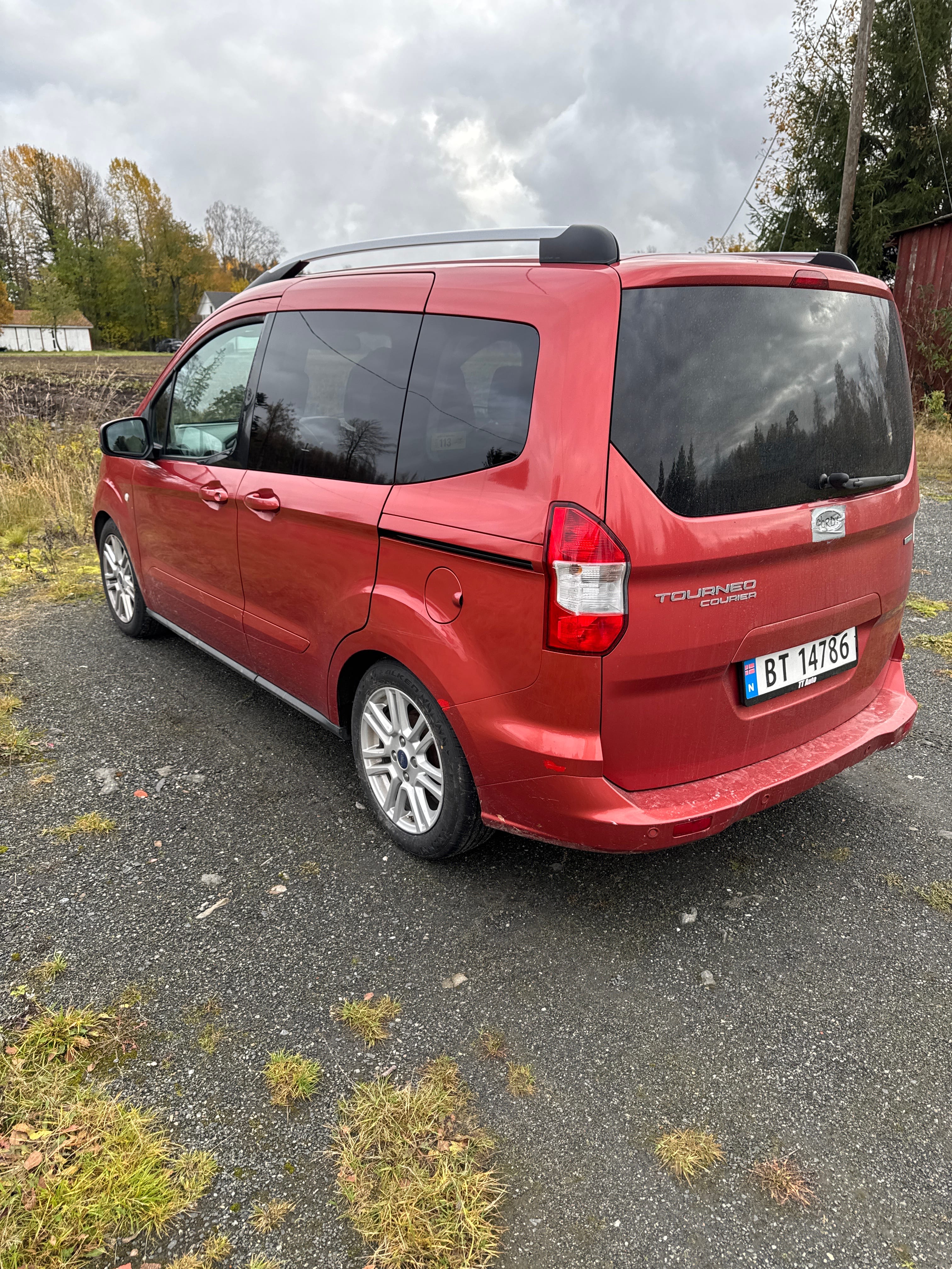 Ford Tourneo Courier med GPS
