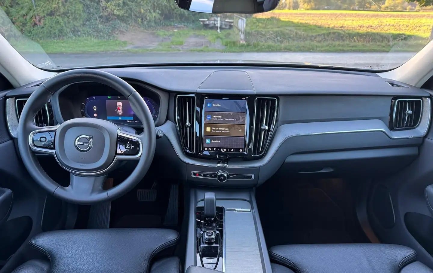 Volvo XC60 with Backup camera