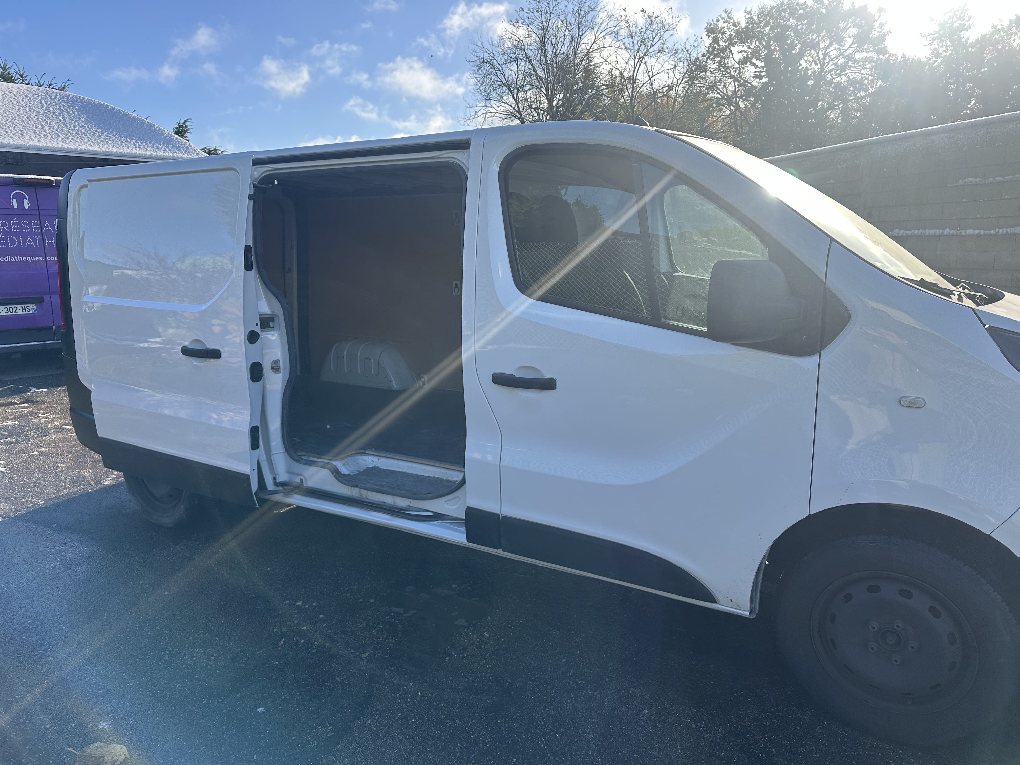 Renault Trafic FT827 avec Audio Bluetooth