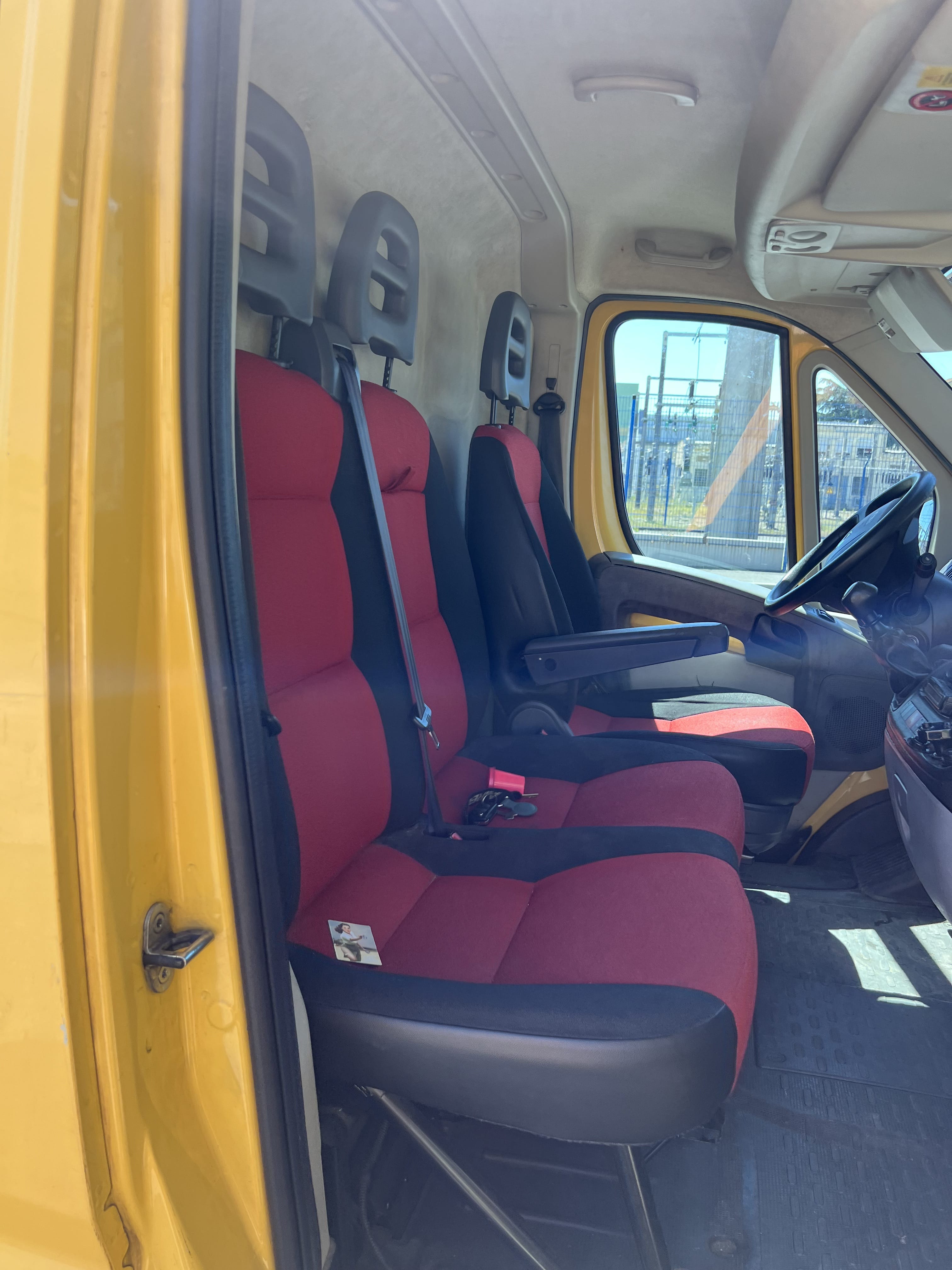 Fiat Ducato avec Hayon / 2 Diables, Sangles et Chariot plateforme