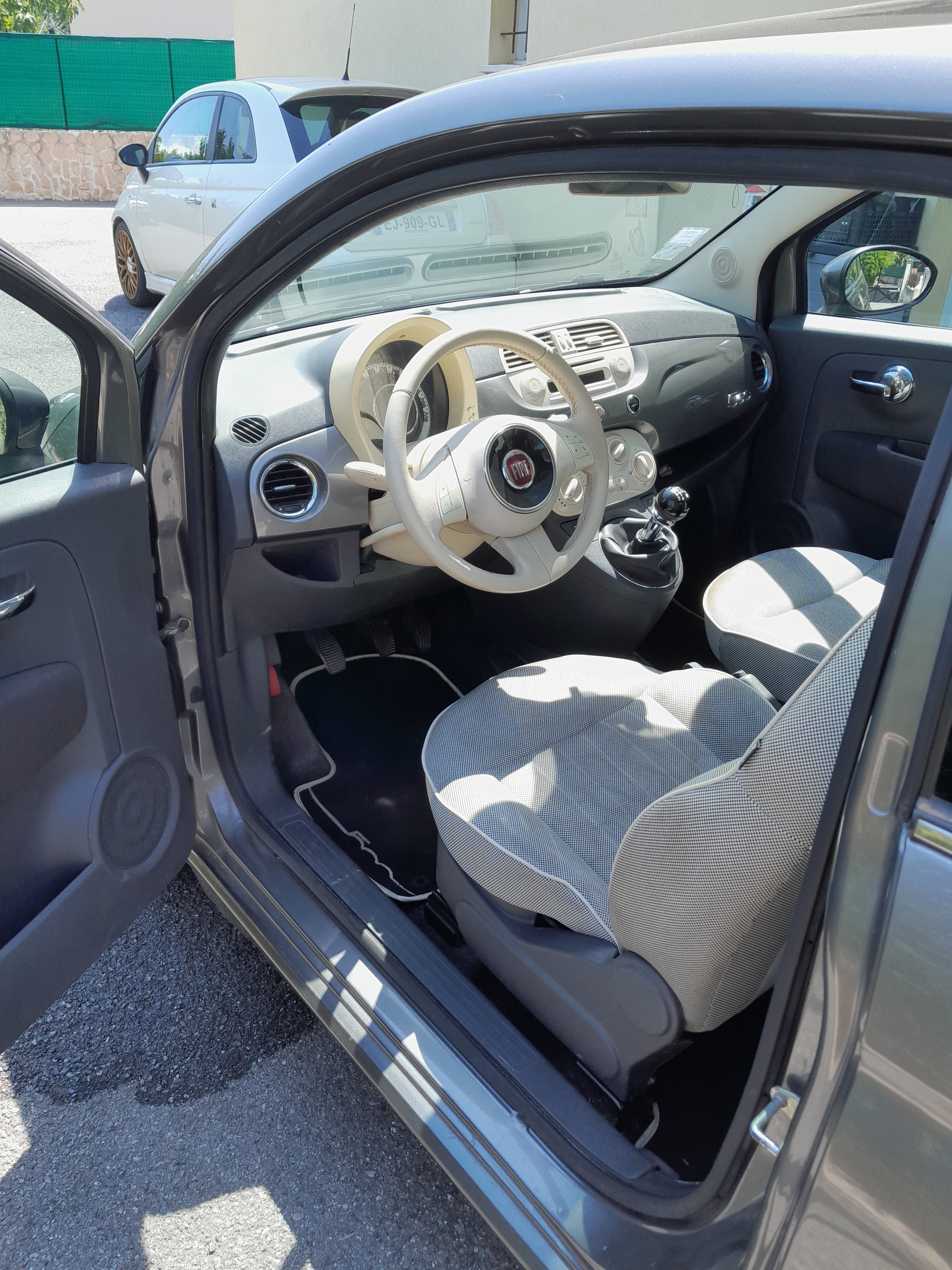 Fiat 500 avec Autoradio