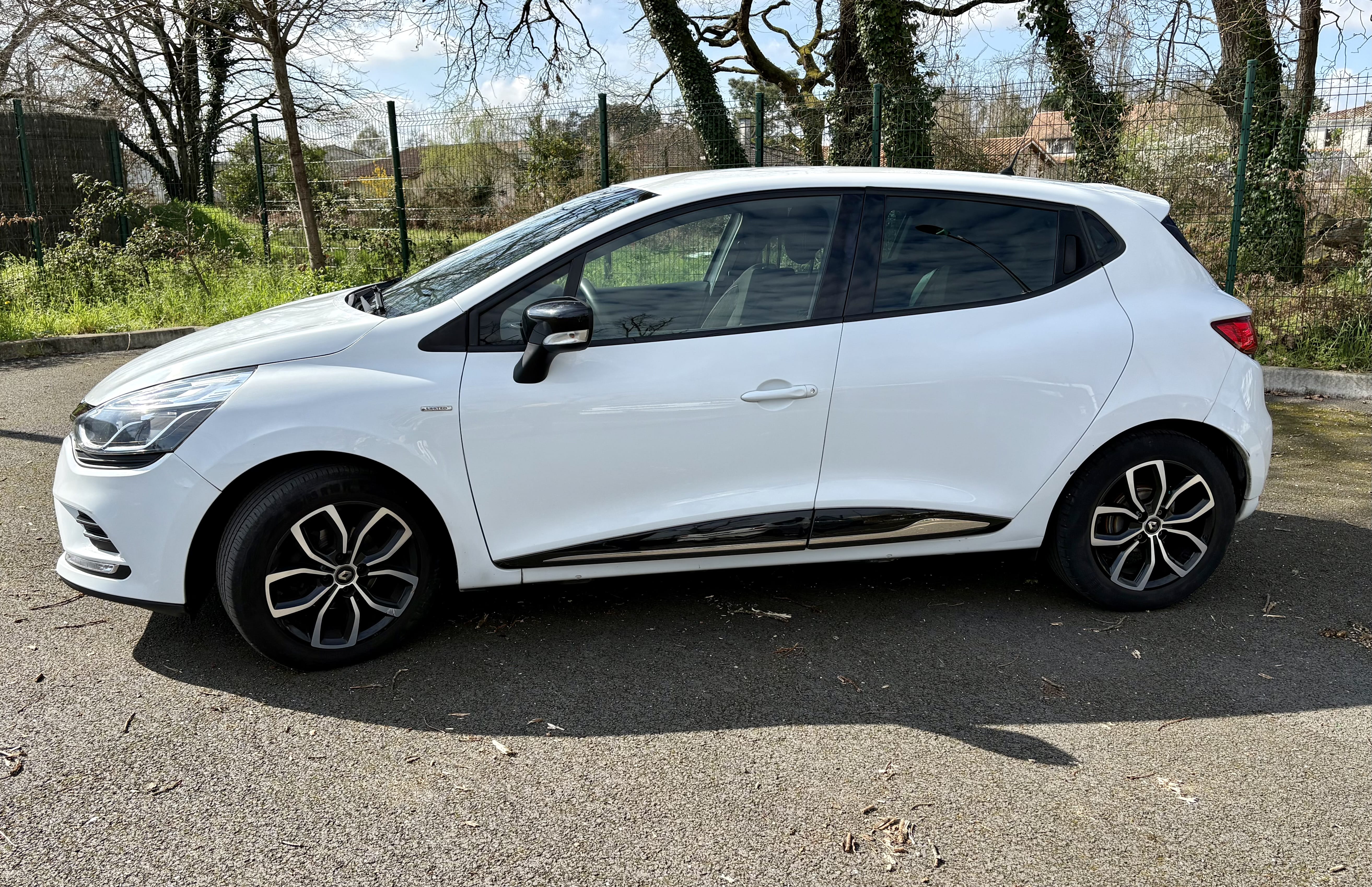 Renault Clio avec Climatisation